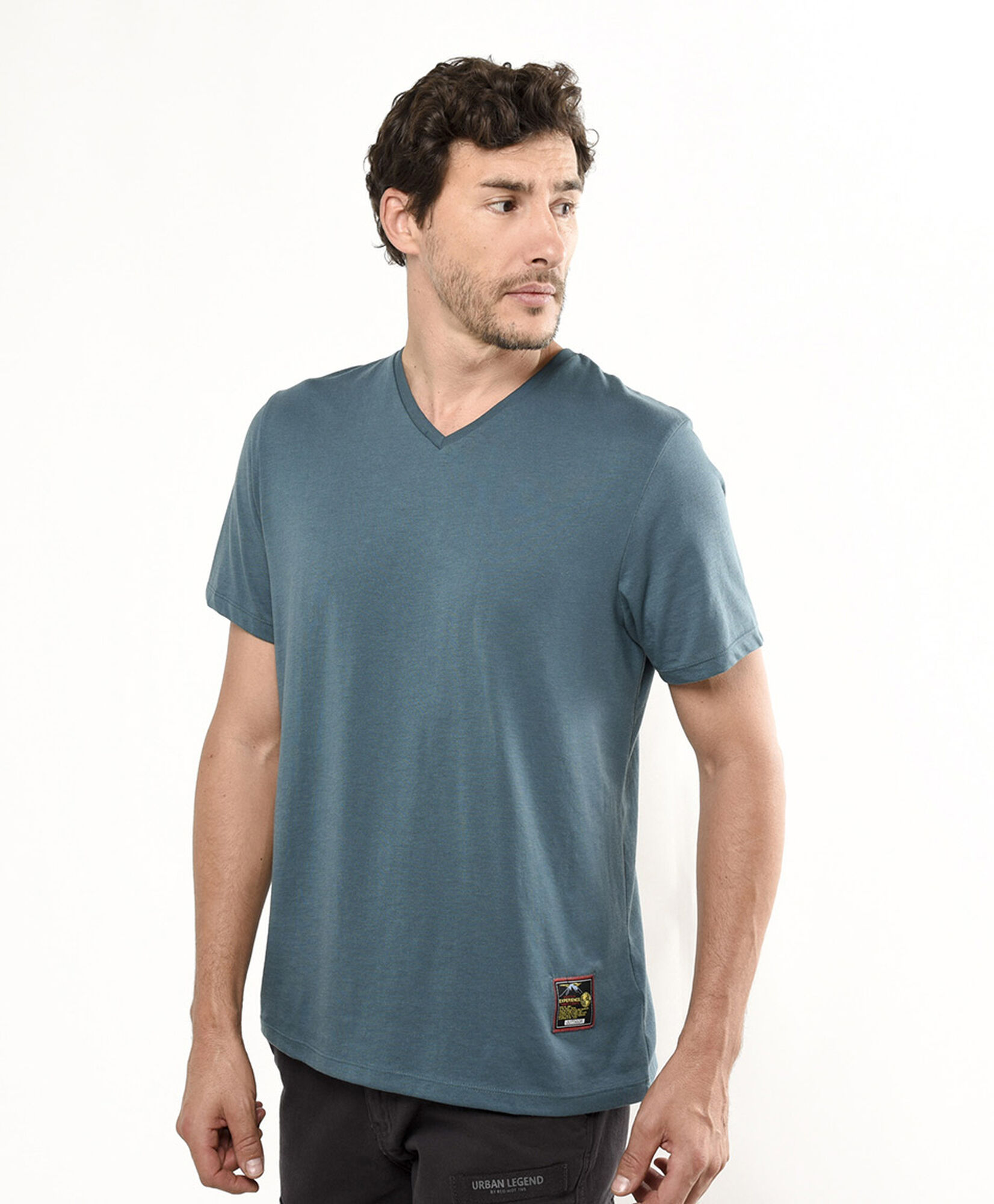 Polera hombre básica cuello v Polera hombre básica cuello v