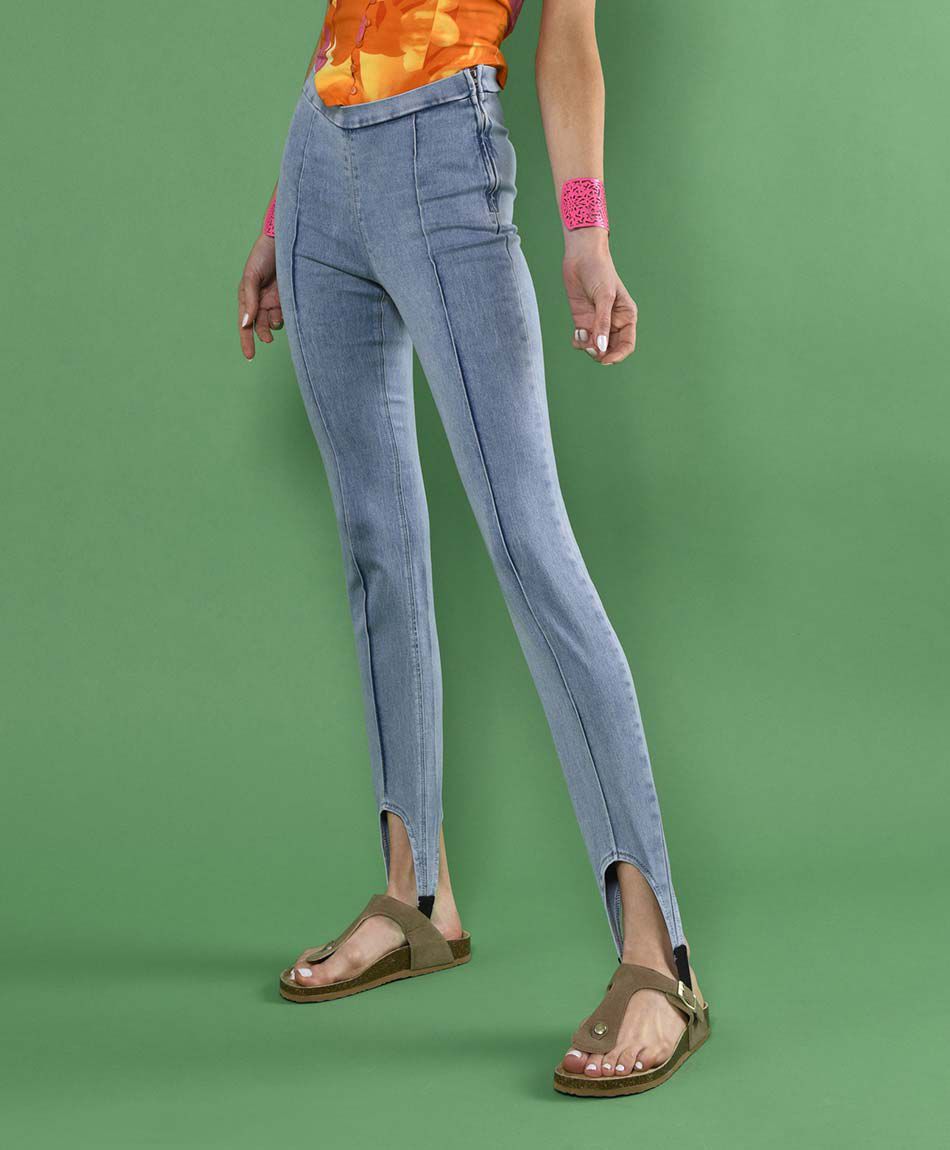 Pantal&oacute;n tiro alto skinny fit