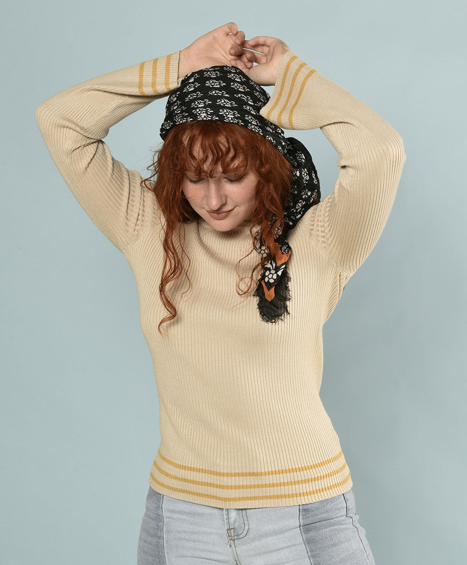 Sweater canal&eacute; manga flare ajustado cuello redondo