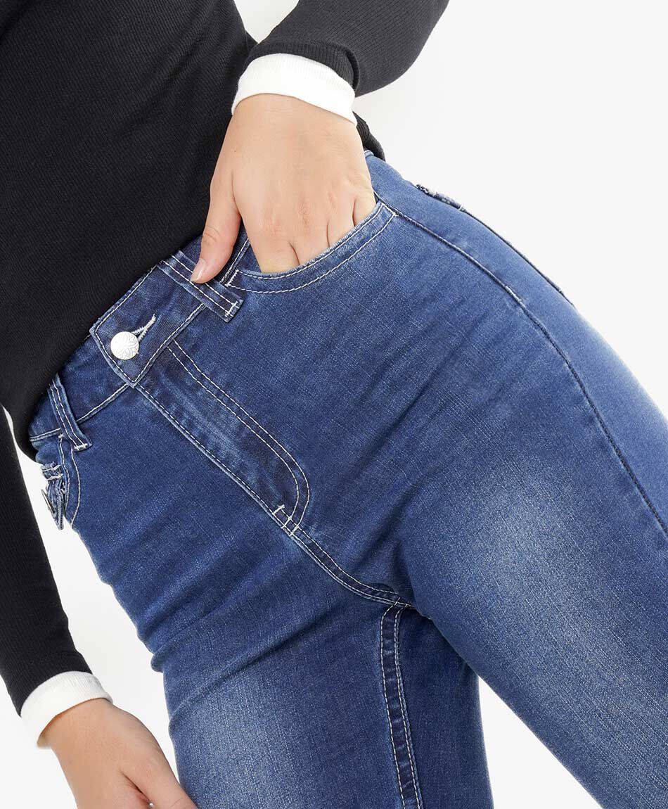 Jeans mujer flare bordado bolsillo