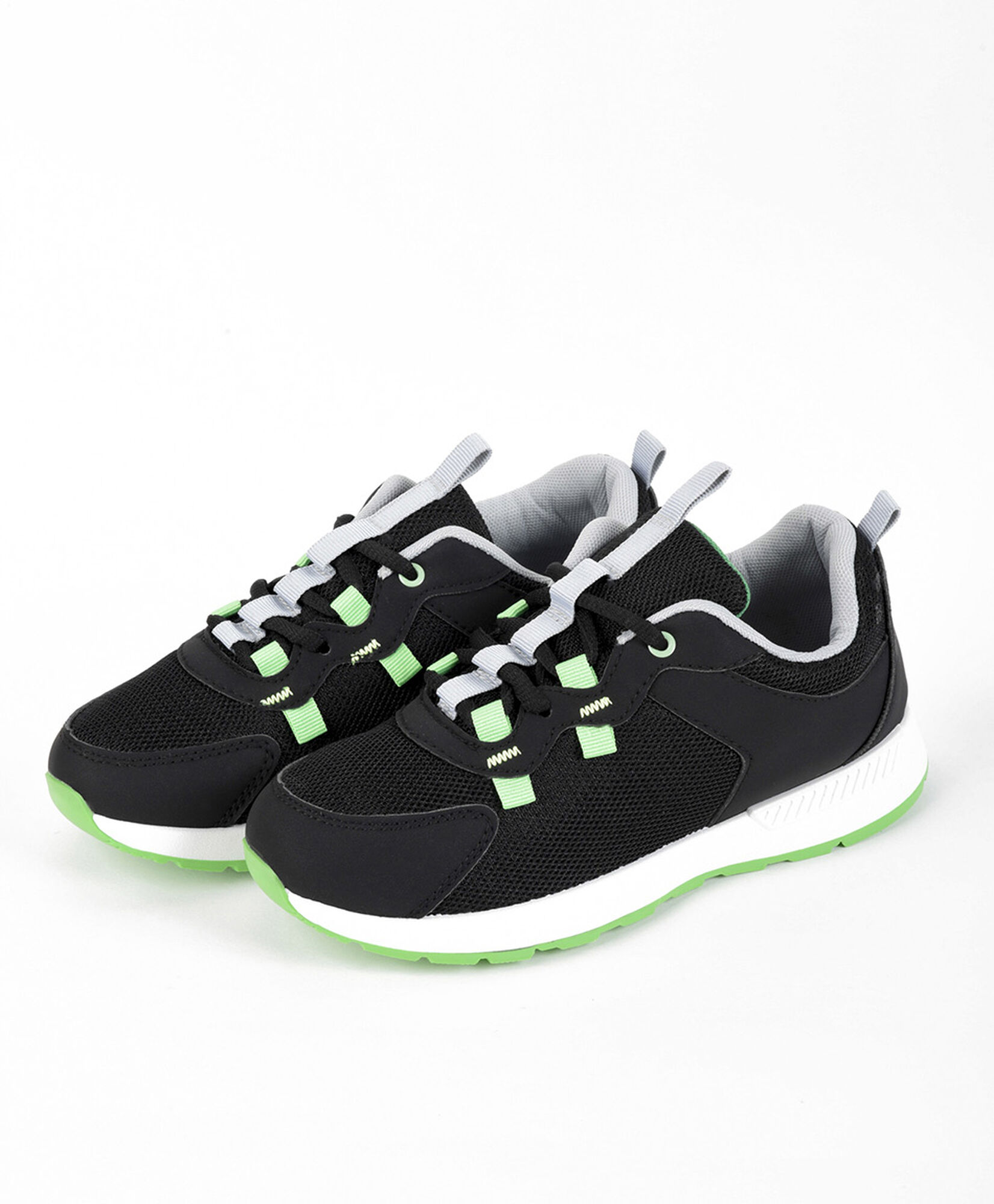Zapatilla niño (32 a 37) negro y verde Zapatilla niño (32 a 37) negro y verde