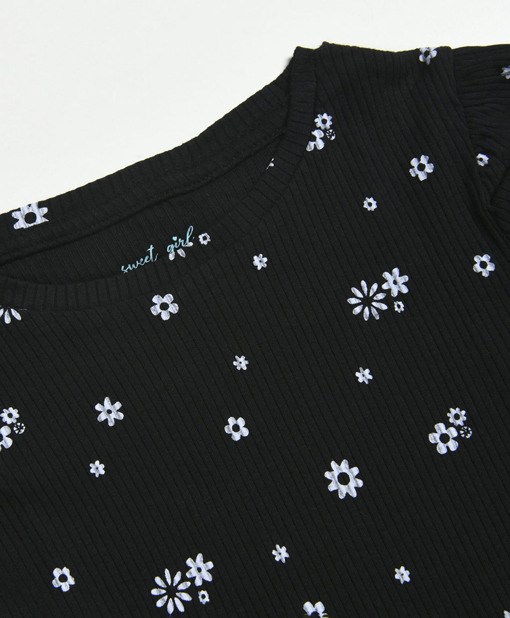 Polera niña florcitas acanalada Polera niña florcitas acanalada