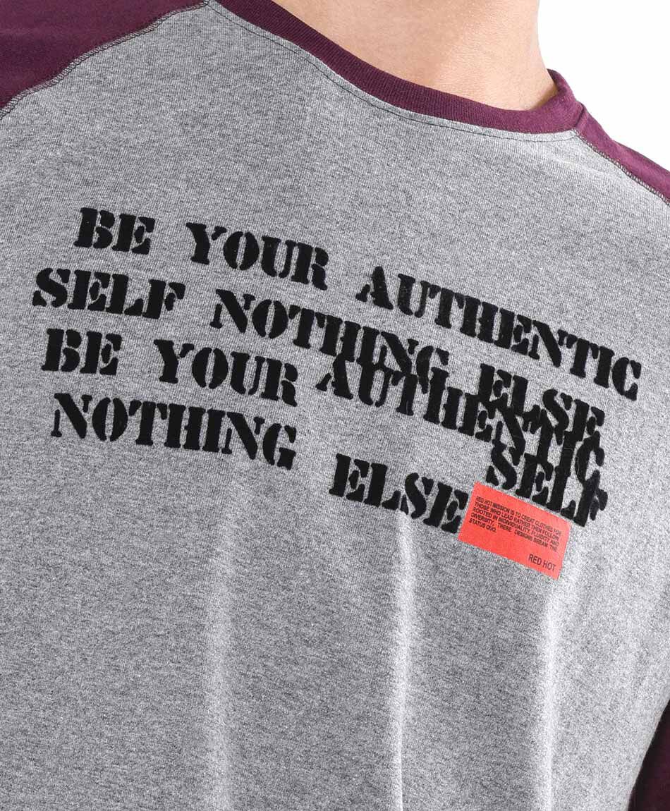 Polera hombre bicolor texto