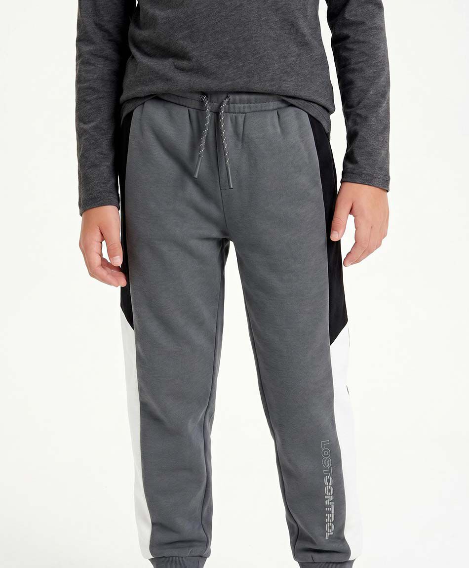 Pantal&oacute;n buzo ni&ntilde;o tricolor