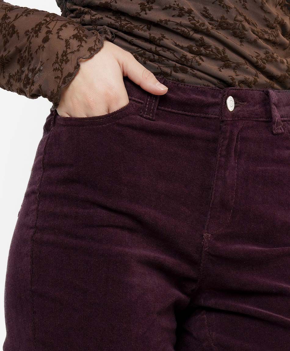 Pantal&oacute;n mujer corderoy burdeo