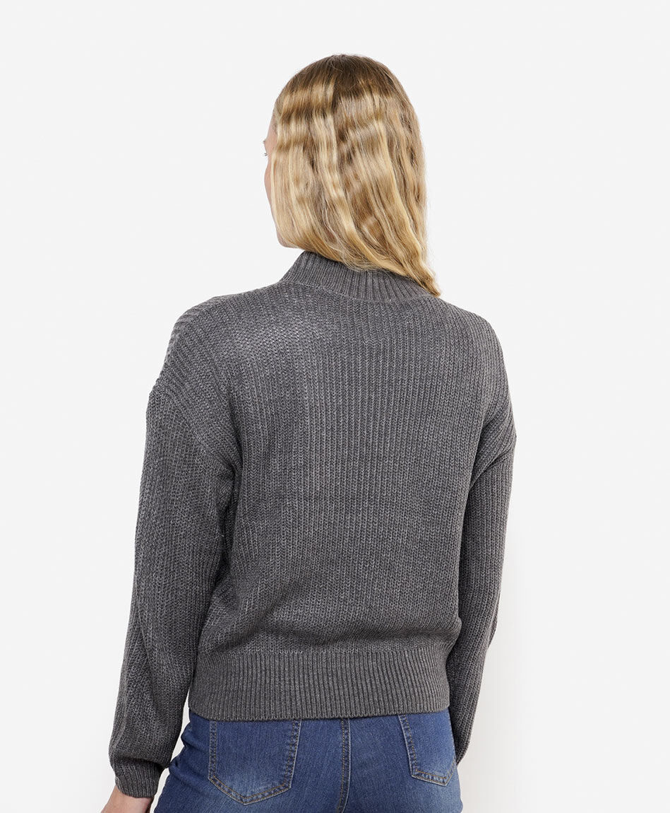 Sweater mujer cuello con tachas