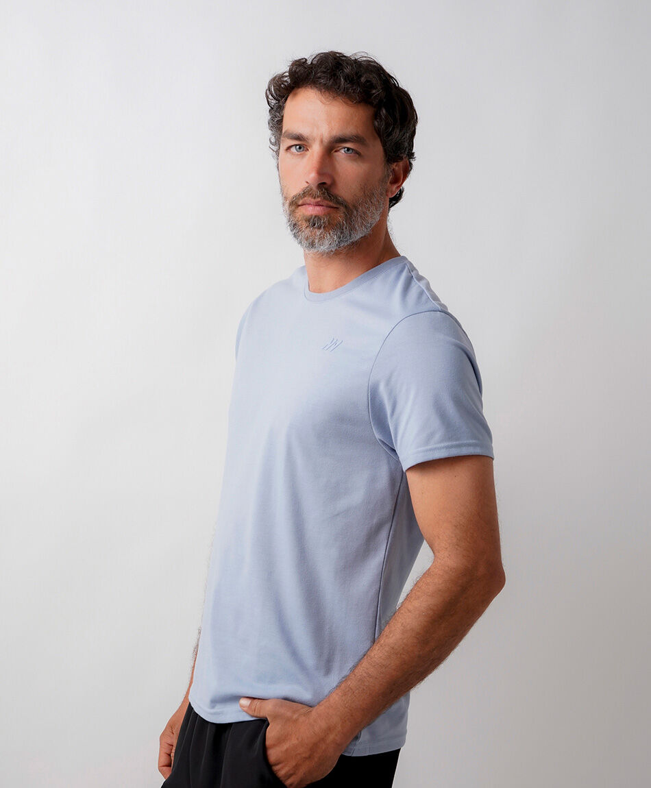 Polera deportiva hombre lisa
