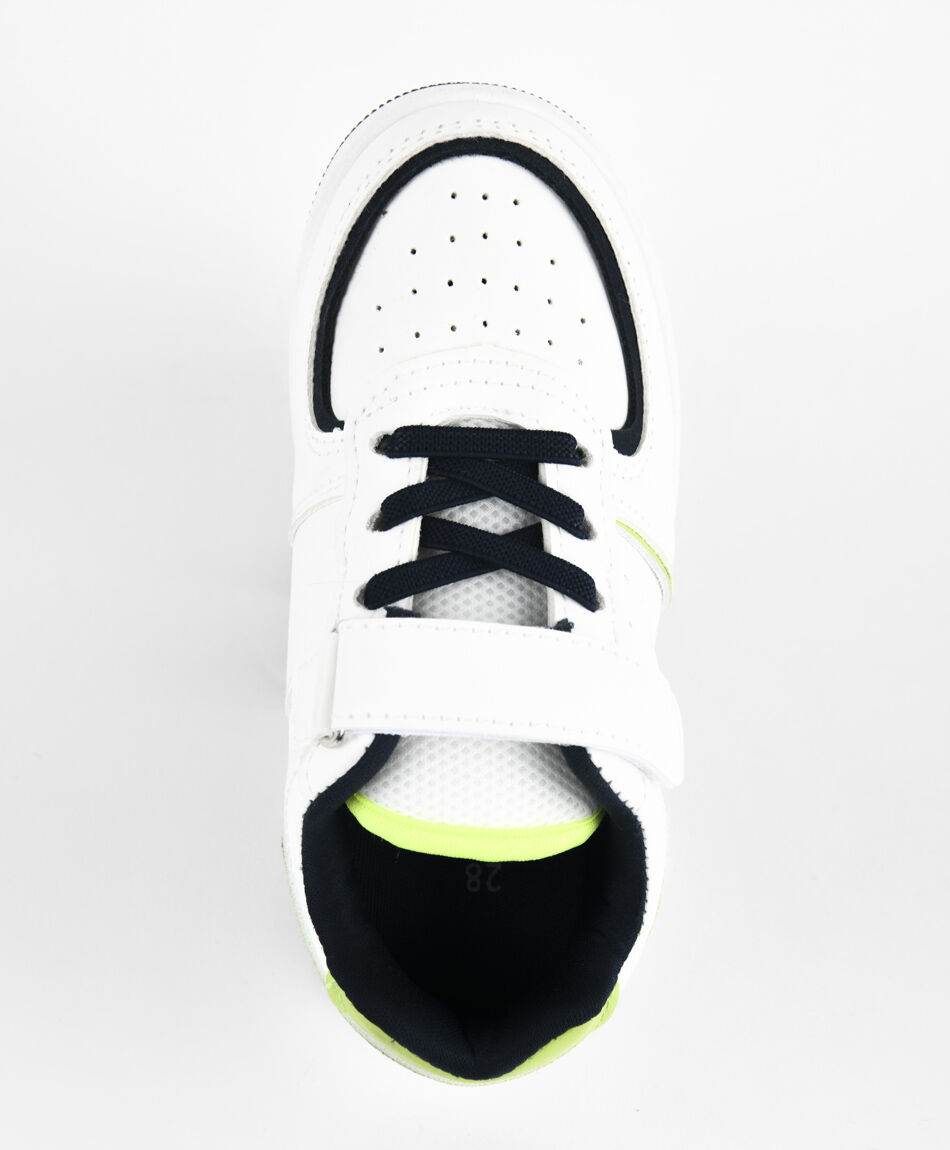 Zapatilla infantil puntos calados