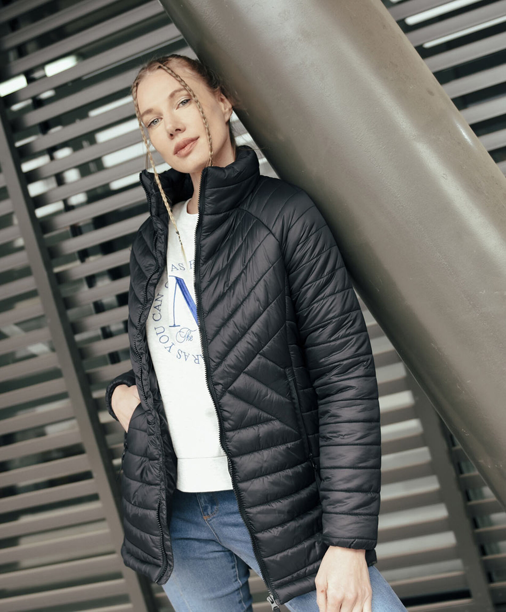 Parka mujer entallada extra larga Parka mujer entallada extra larga