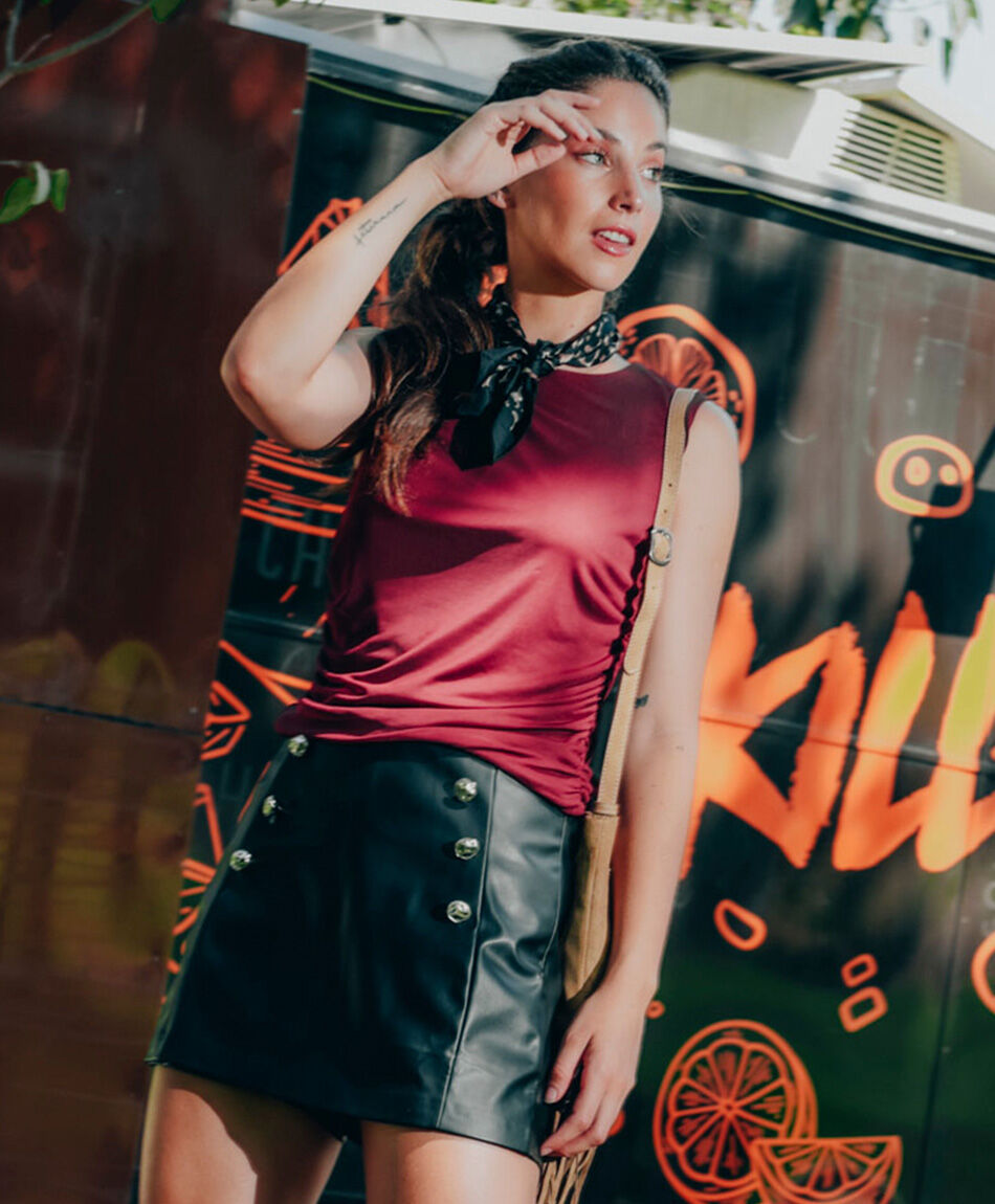 Polera mujer top sin mangas berry