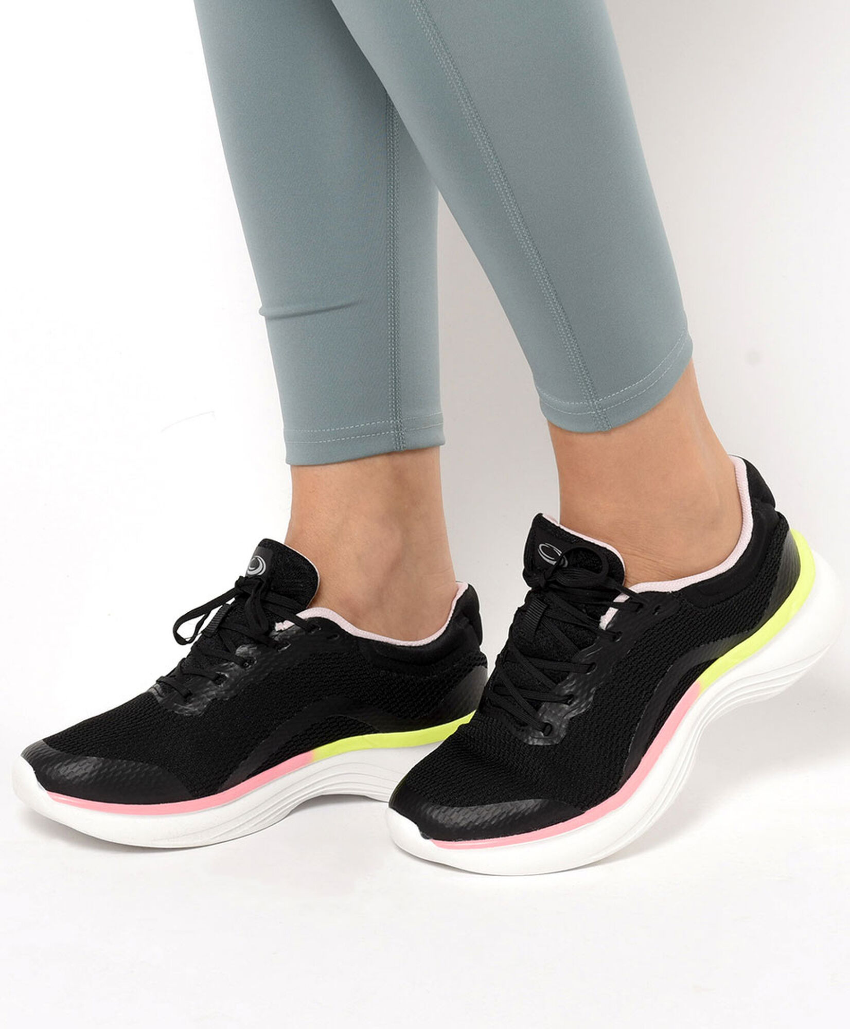 Zapatilla deportiva mujer línea colores Zapatilla deportiva mujer línea colores