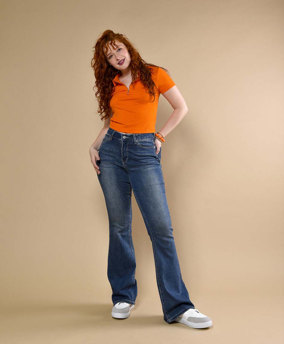 Jeans tiro alto flare