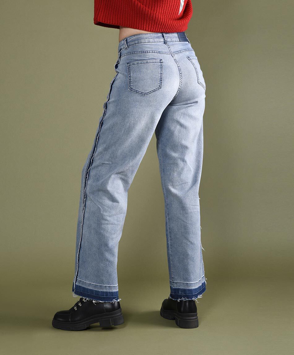 Jeans ancho detalle