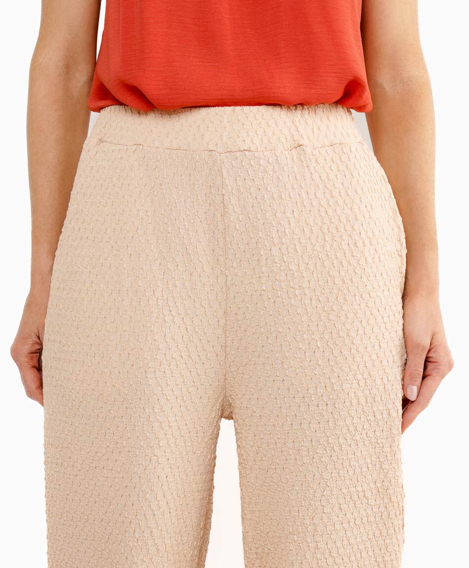 Pantal&oacute;n mujer dise&ntilde;o texturizado