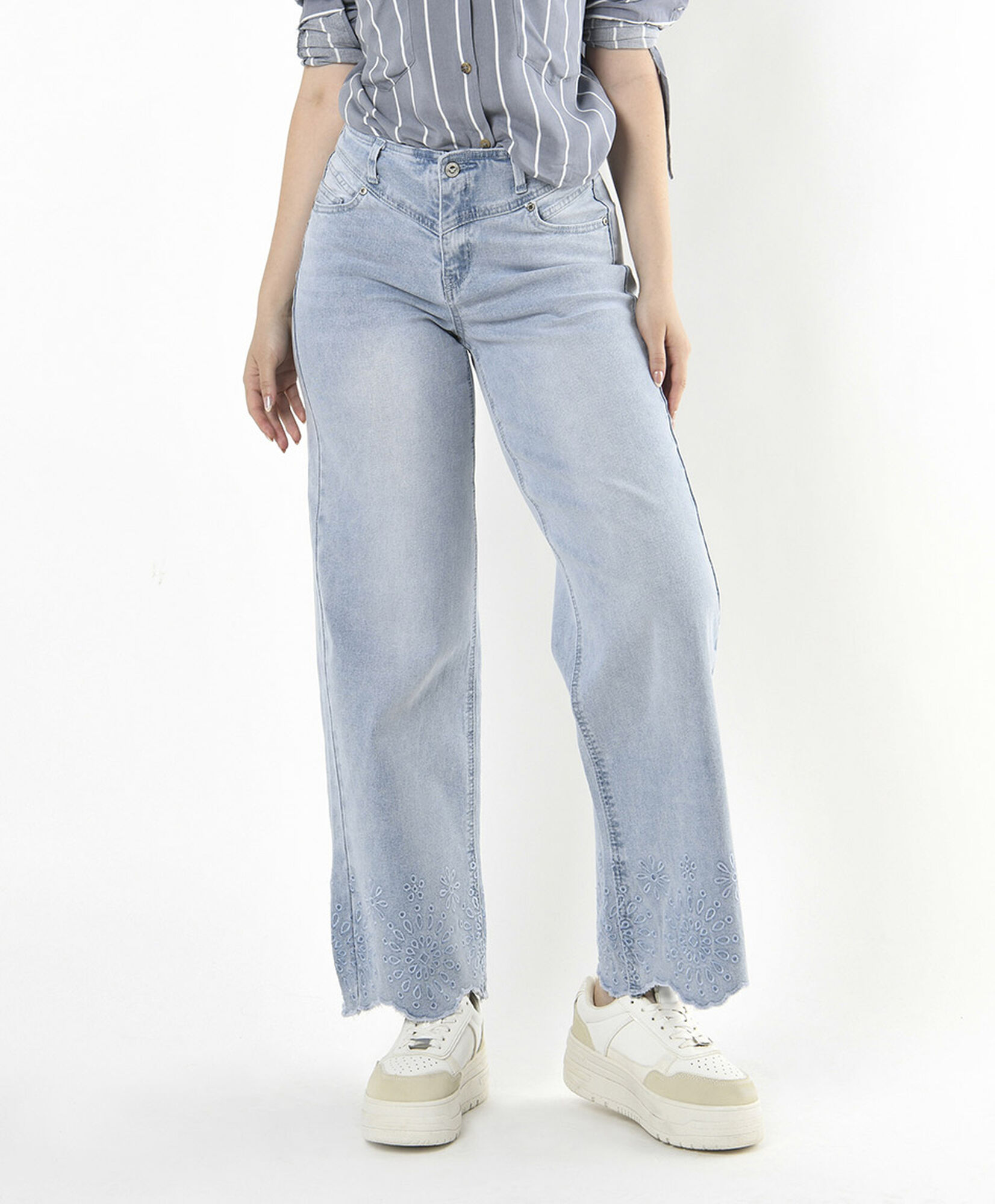 Jeans mujer basta bordada Jeans mujer basta bordada