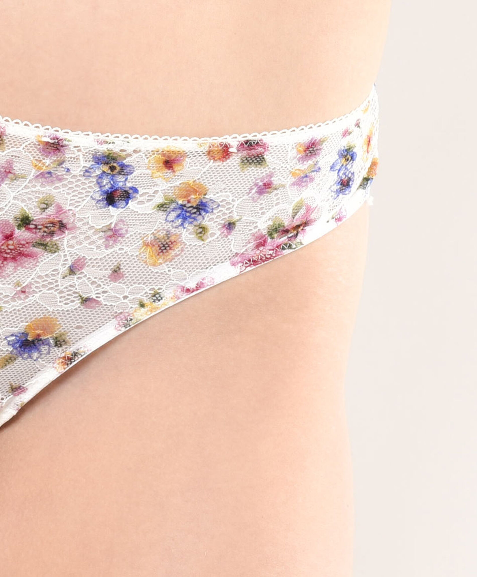 Pantaleta mujer floreado encajes Pantaleta mujer floreado encajes