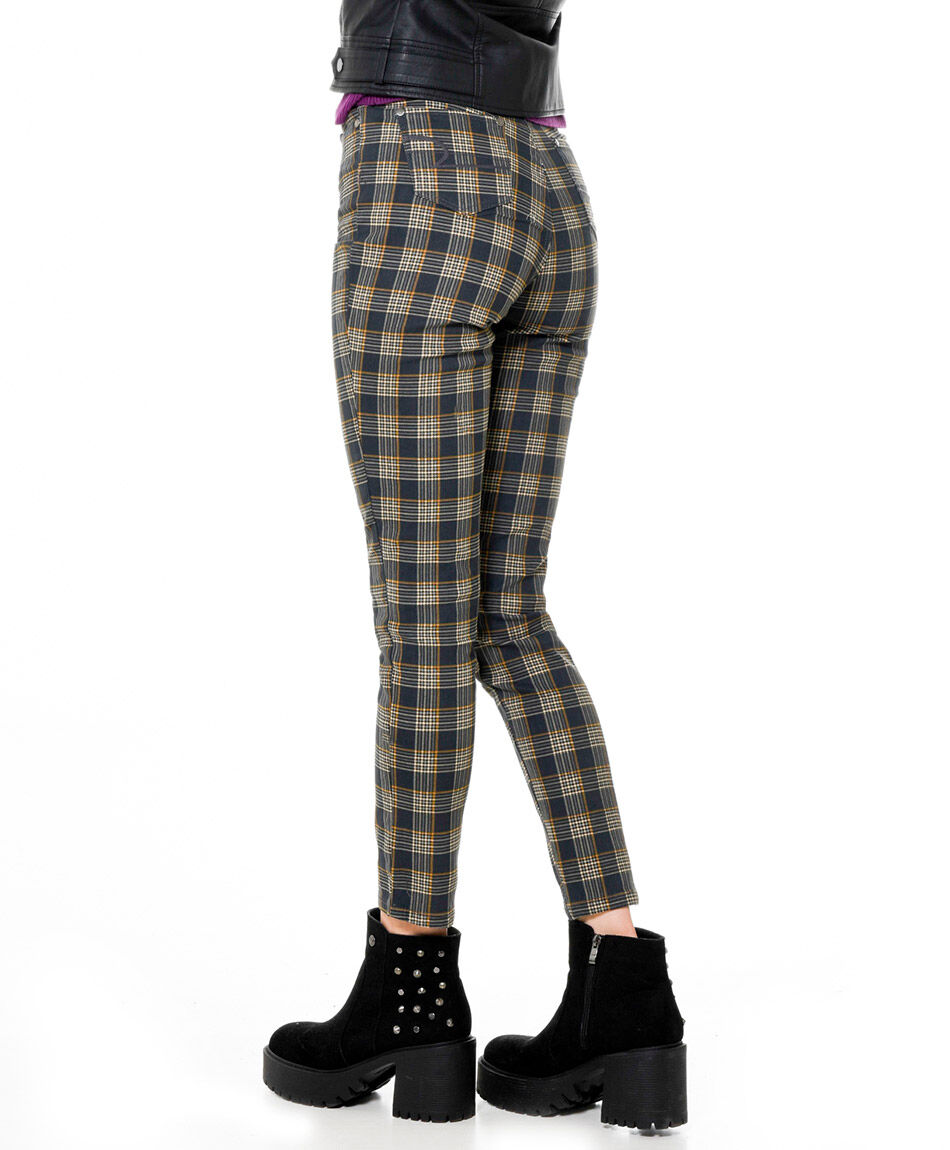 Jeans estampado escoces