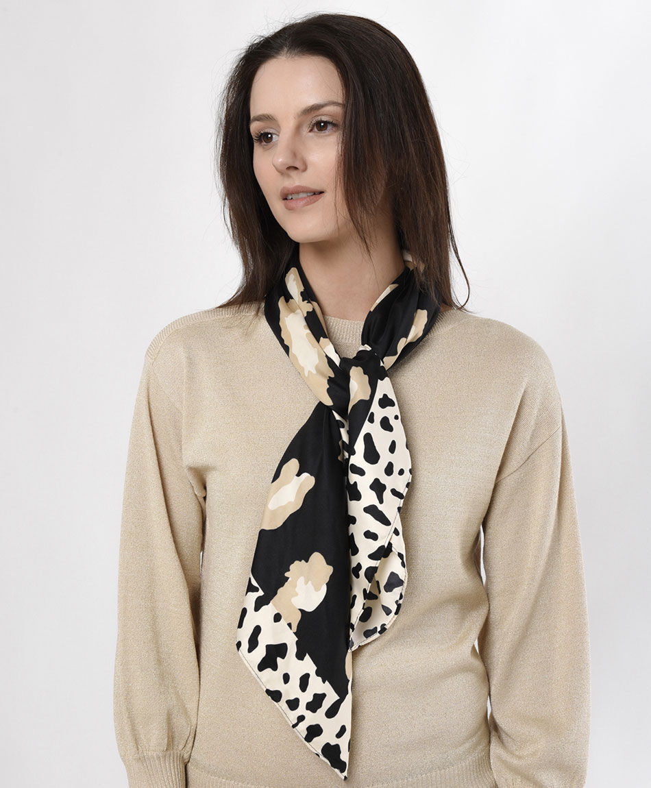Pa&ntilde;uelo mujer animal print