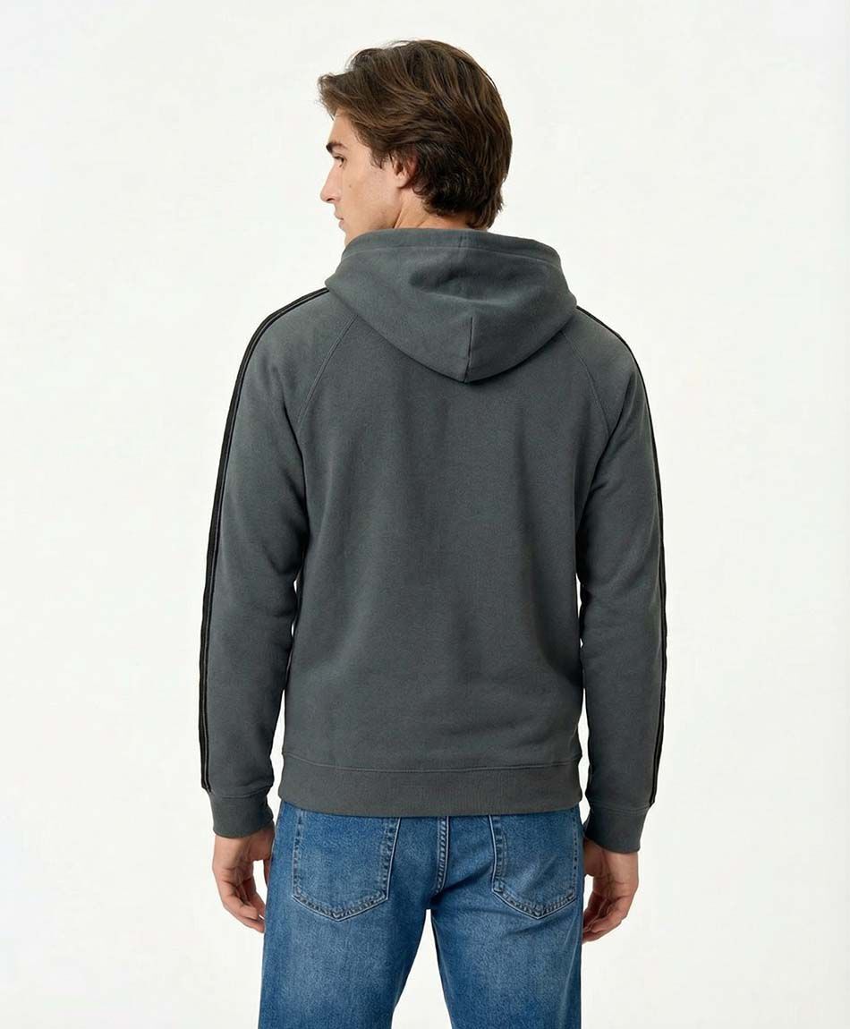 Poler&oacute;n deportivo hombre l&iacute;nea lateral