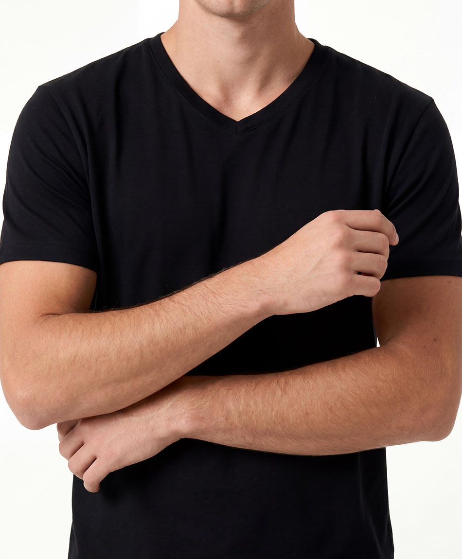 Polera hombre cuello en v lisa