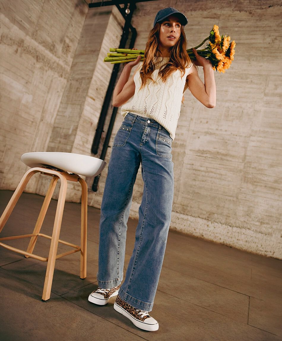 Jeans mujer wide leg bolsillo parche