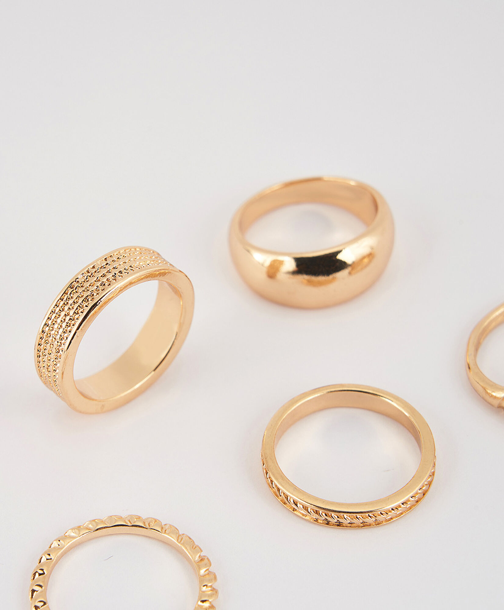 Set 5 anillos mujer dorados Set 5 anillos mujer dorados