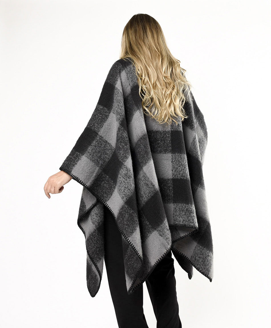 Poncho mujer cuadros medio cierre