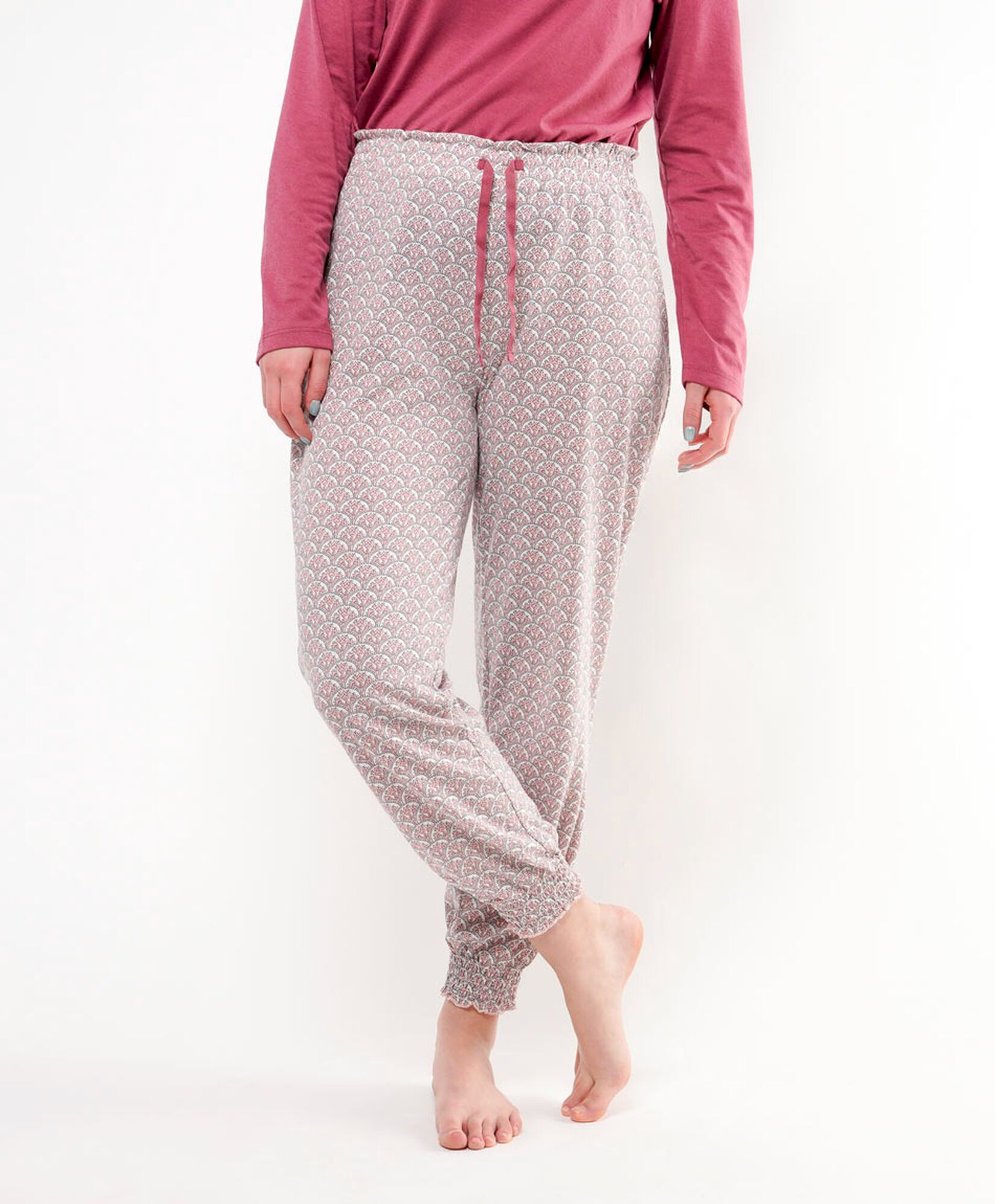 Pijama mujer detalles floreado Pijama mujer detalles floreado