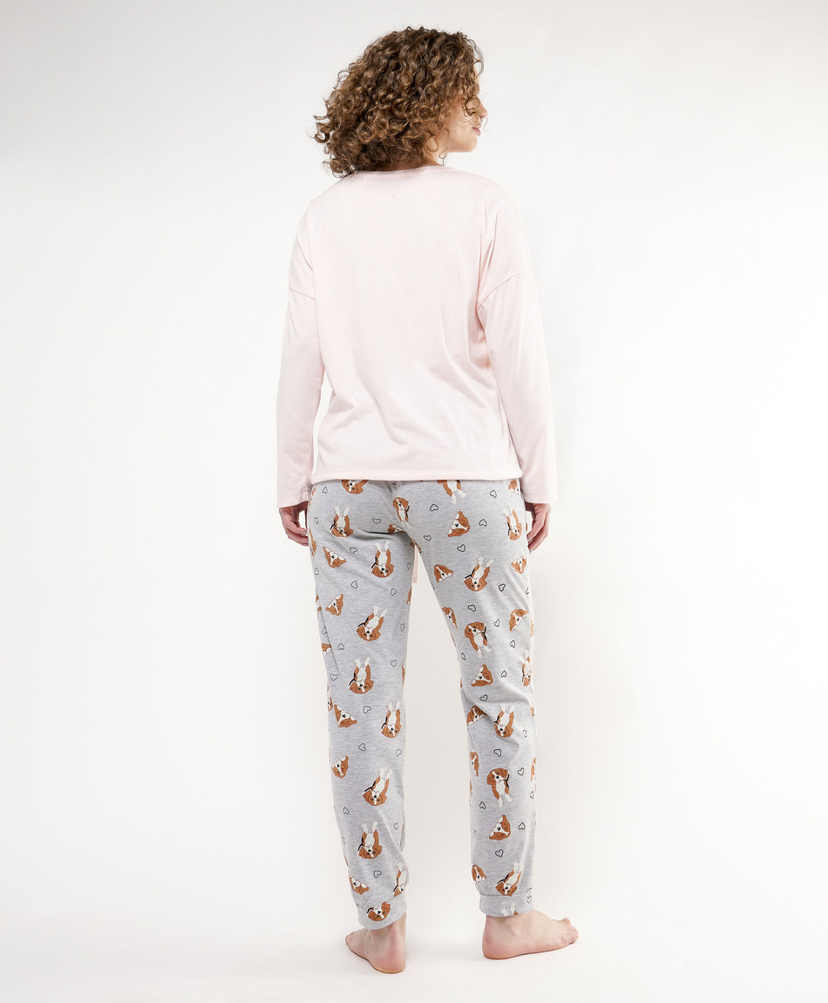 Pijama mujer perro durmiendo Pijama mujer perro durmiendo