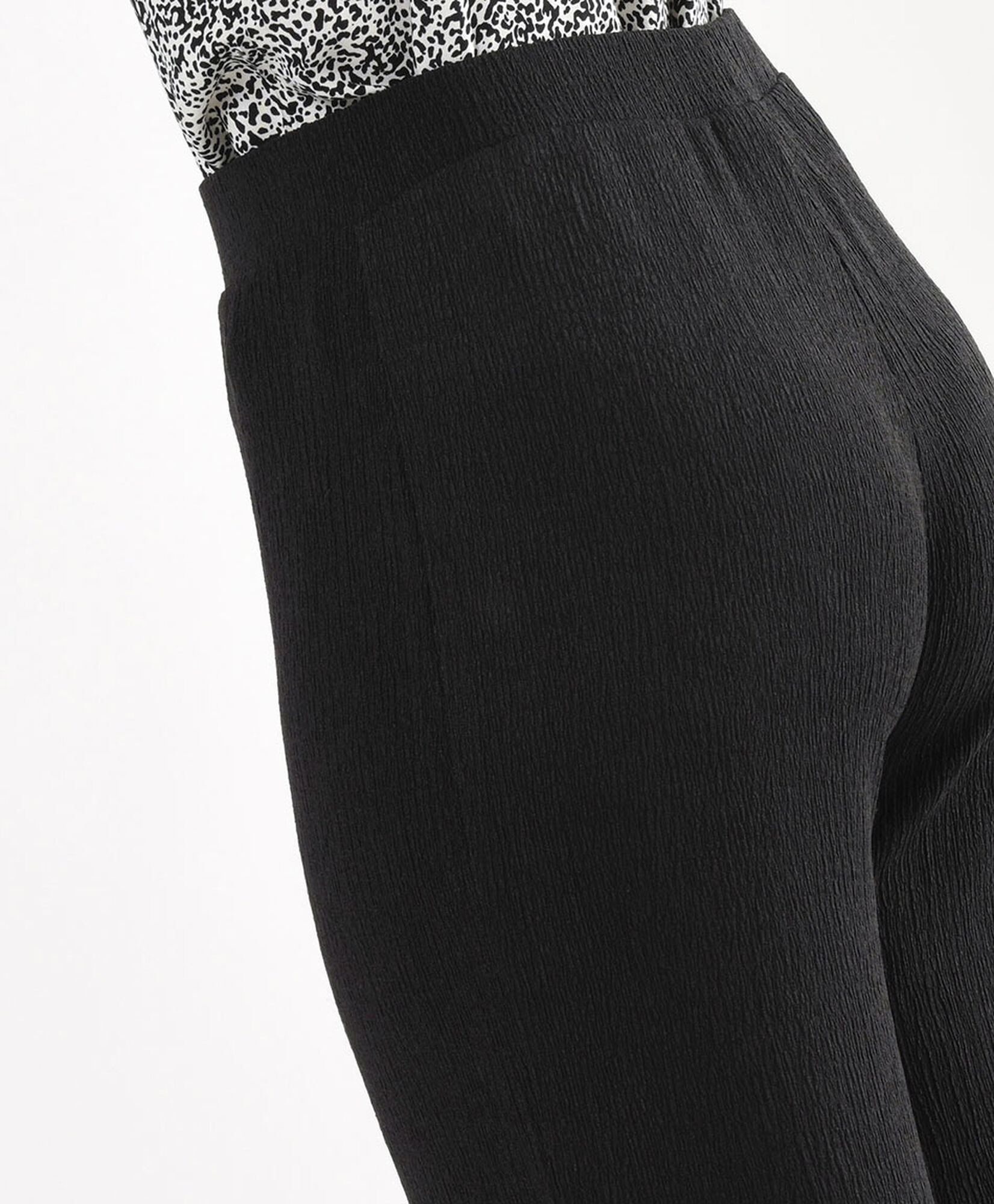 Pantalón mujer tela texturizada Pantalón mujer tela texturizada