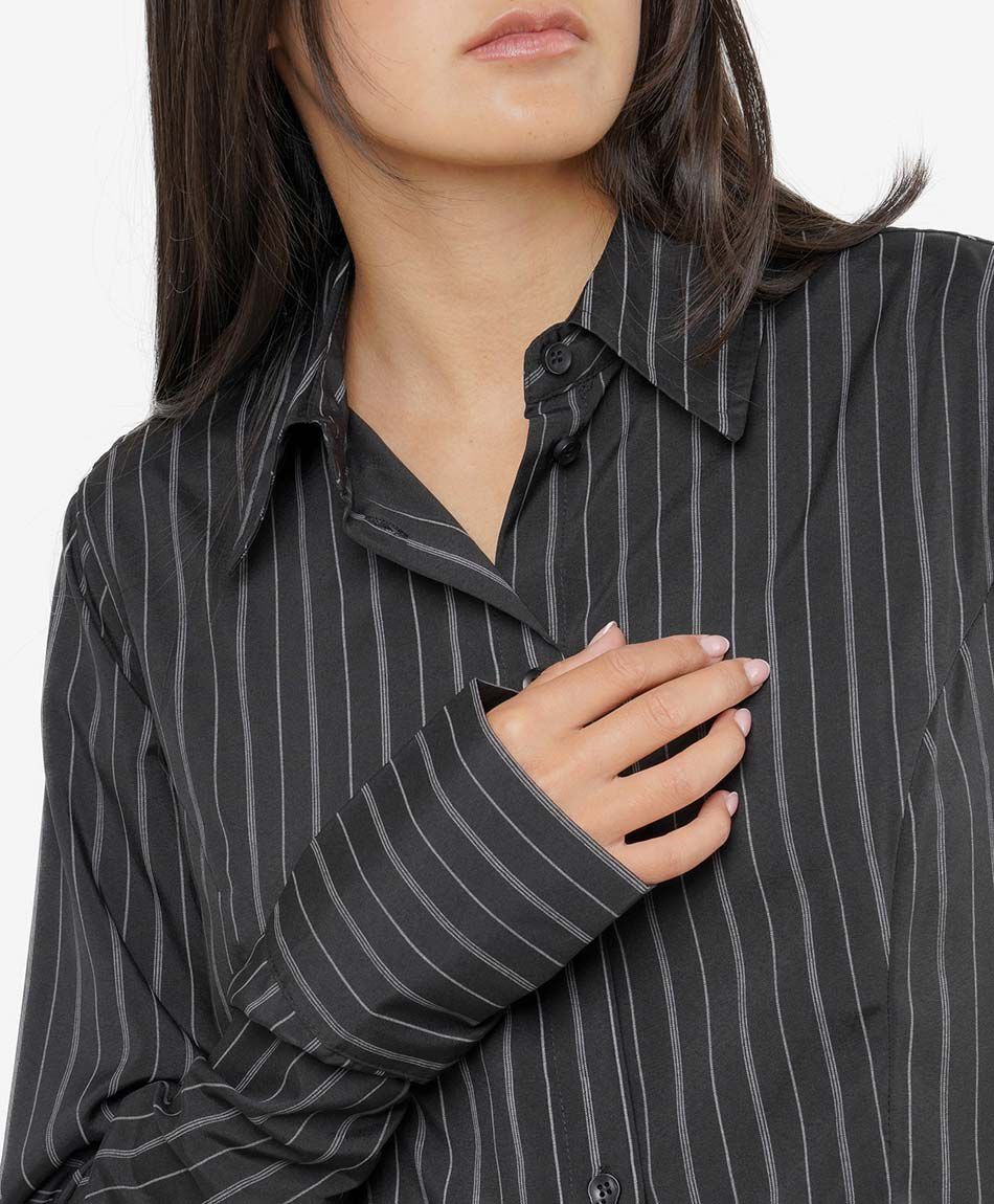 Blusa mujer l&iacute;neas black
