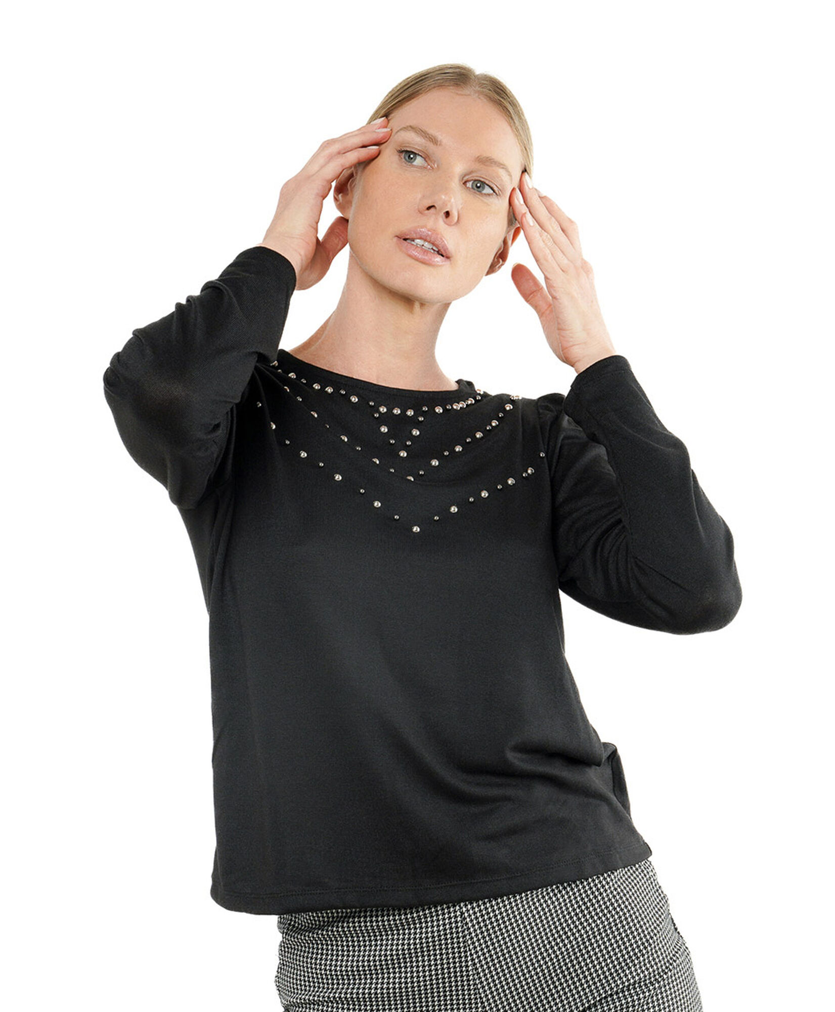 Polera mujer tachas frontales Polera mujer tachas frontales
