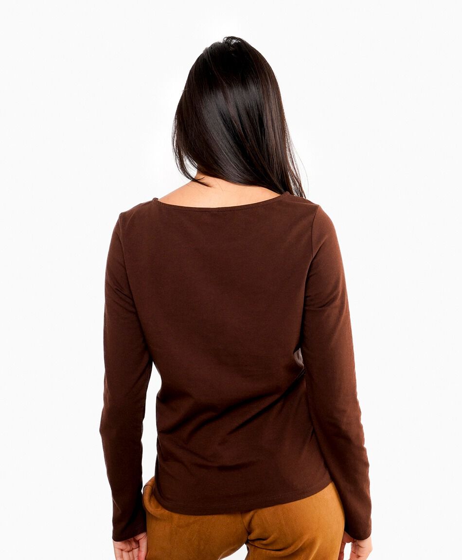 Polera mujer b&aacute;sica caf&eacute; manga larga