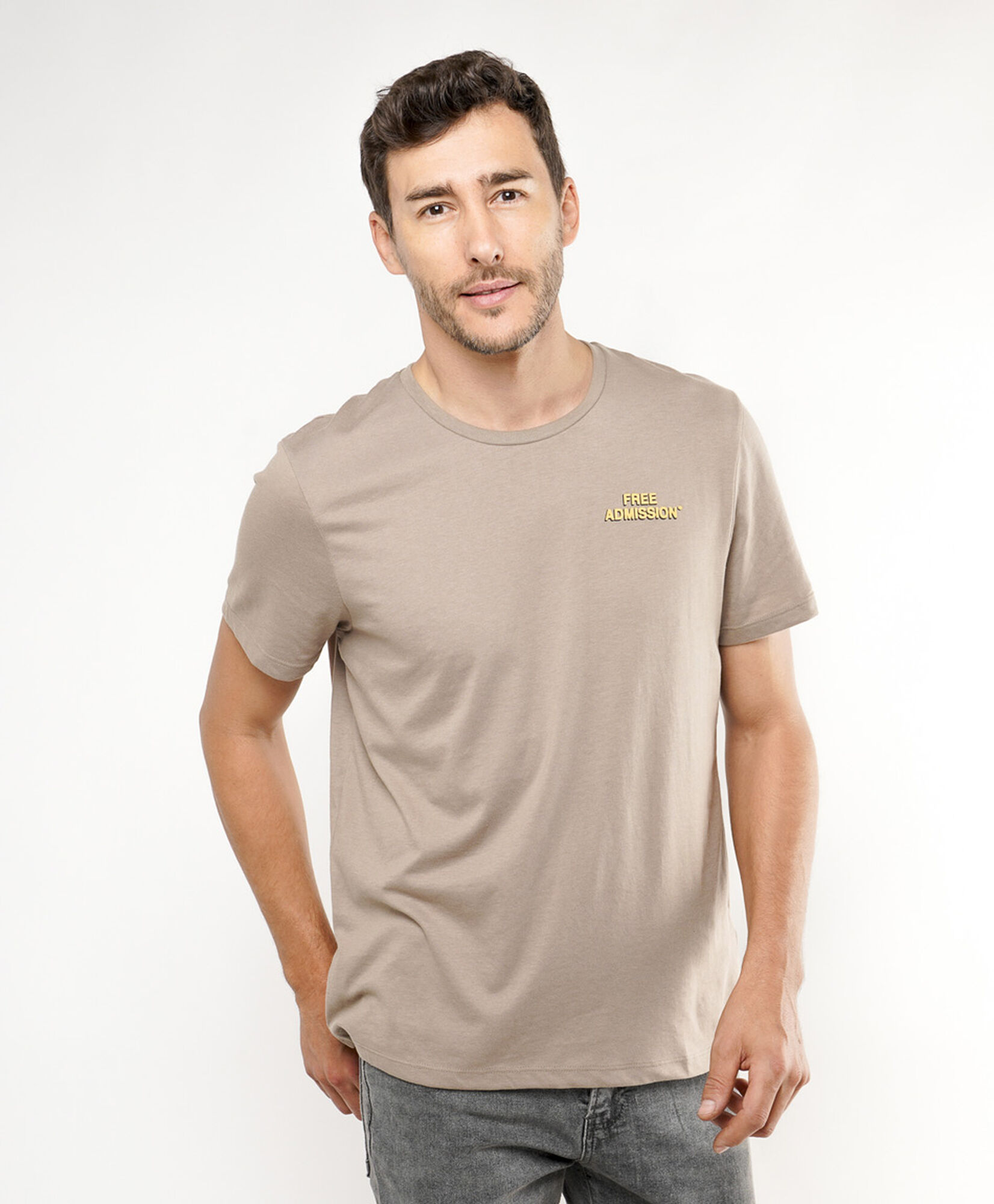 Polera hombre doble estampado beige Polera hombre doble estampado beige