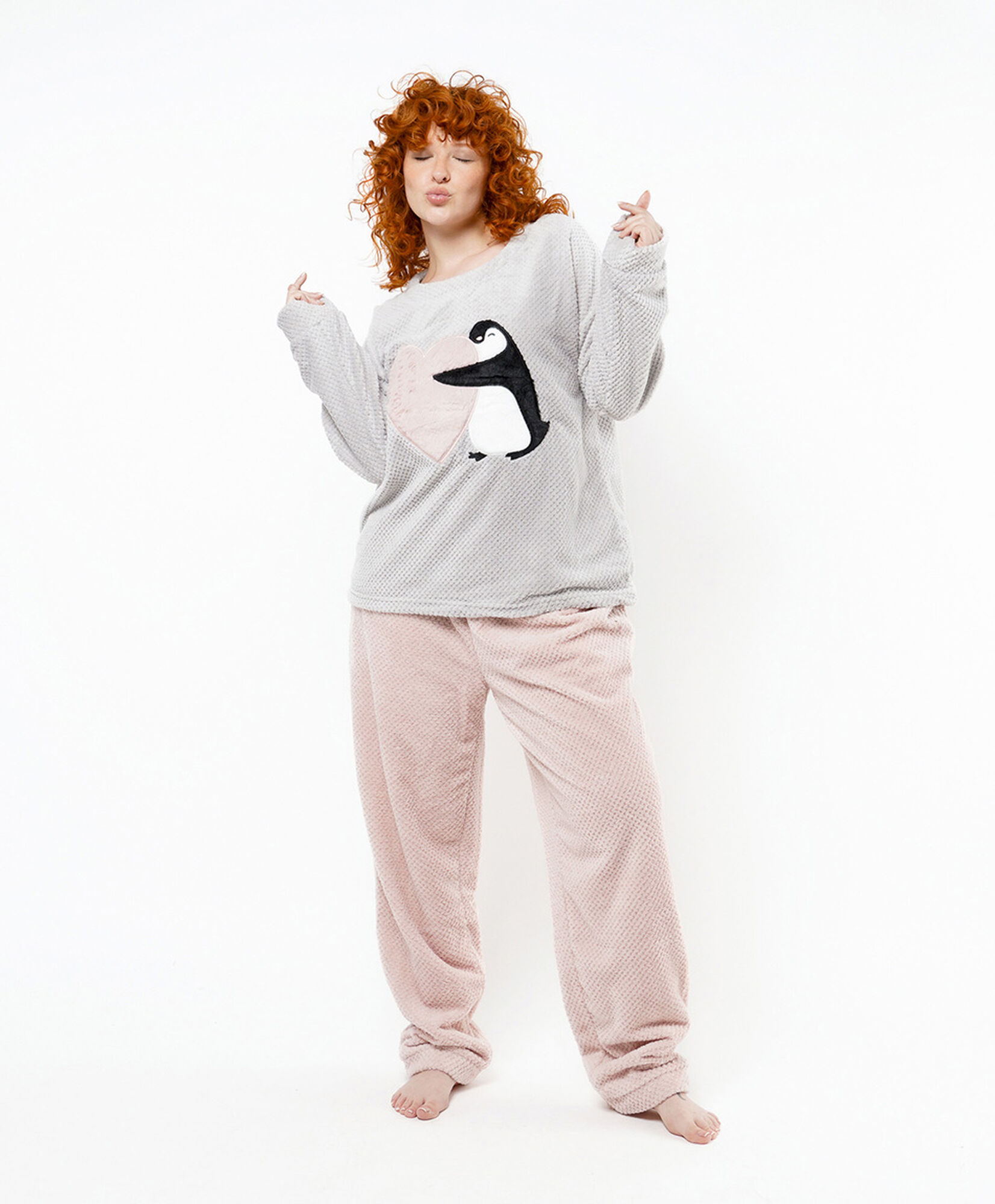Pijama mujer pingüino con corazón Pijama mujer pingüino con corazón