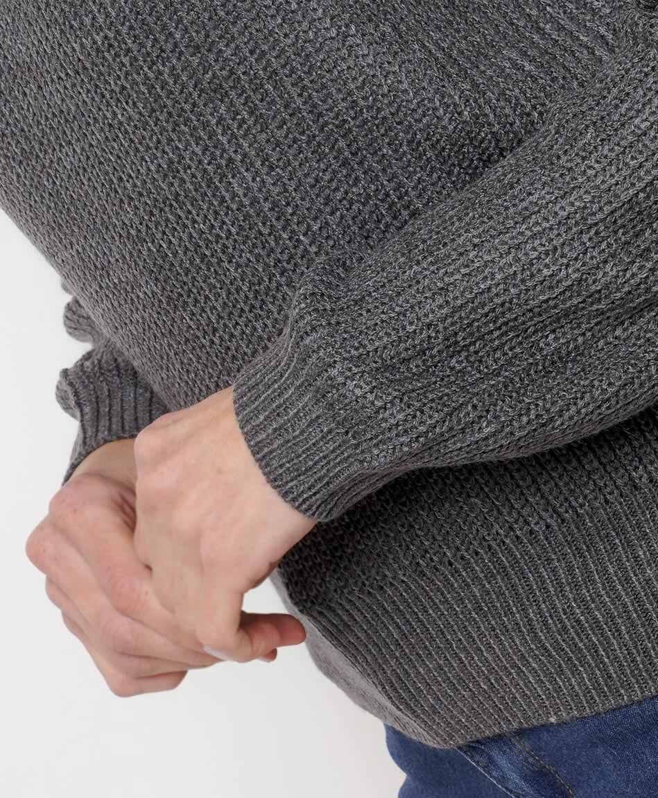 Sweater mujer cuello con tachas