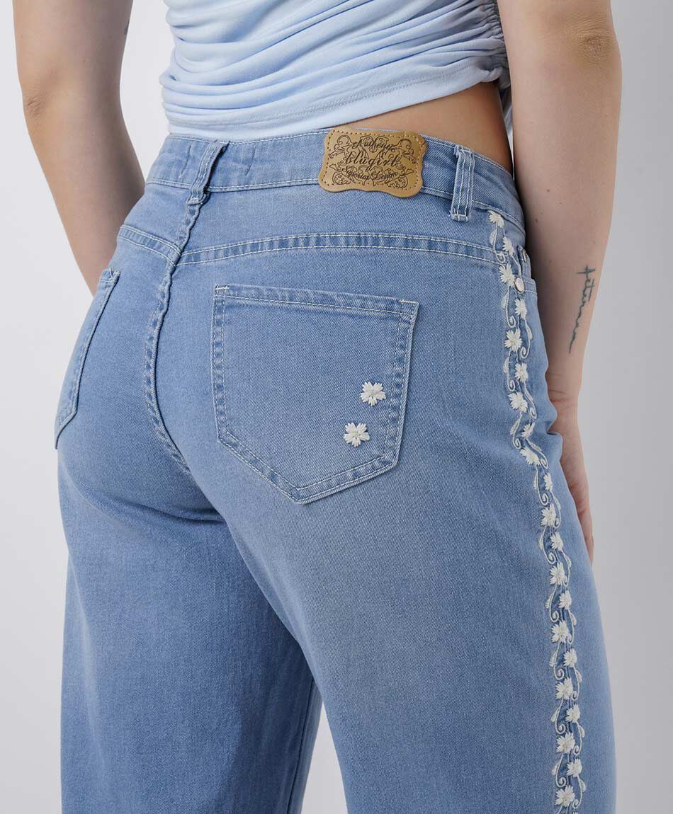 Jeans mujer straight bordado lateral