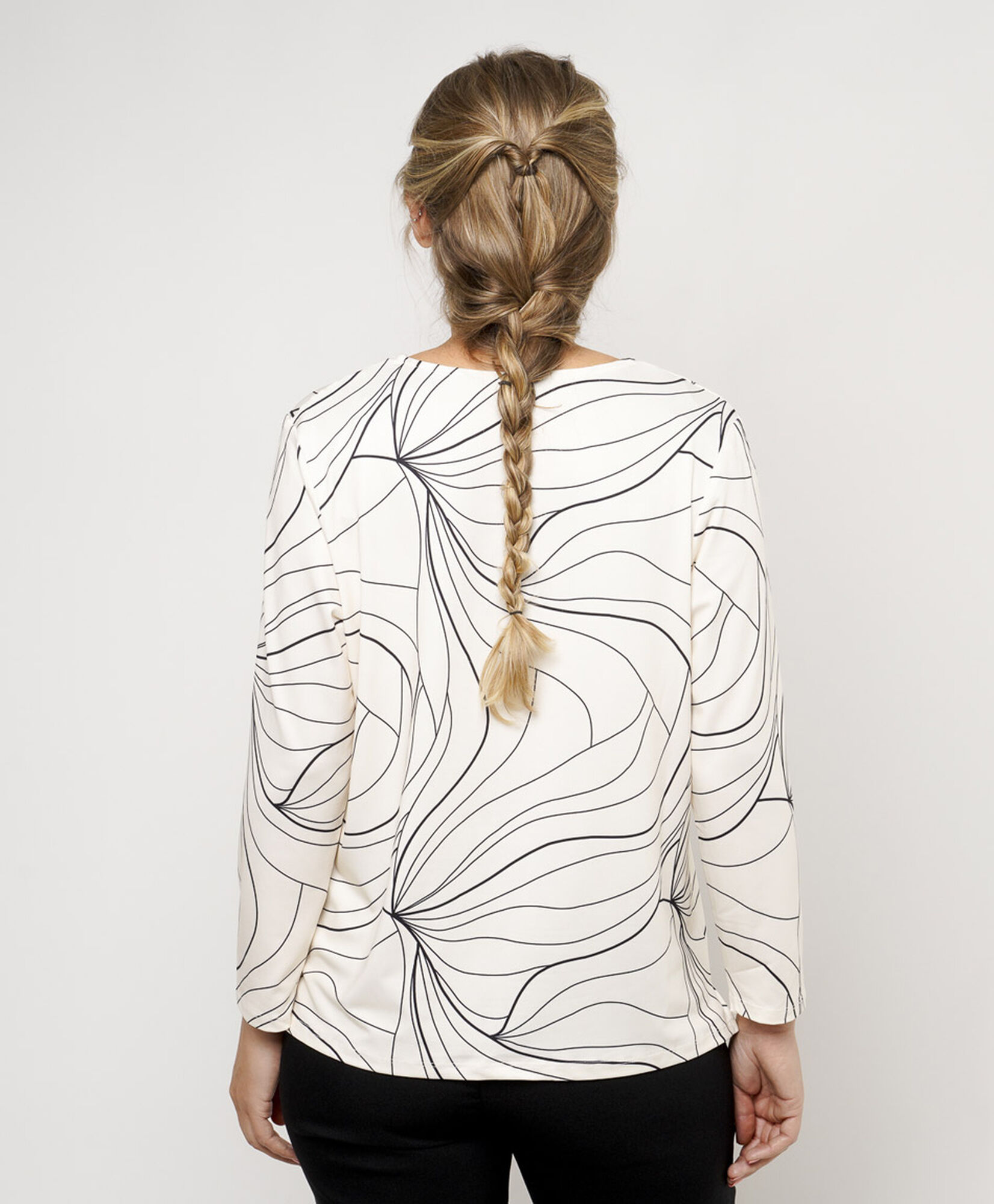 Polera mujer líneas diversas Polera mujer líneas diversas