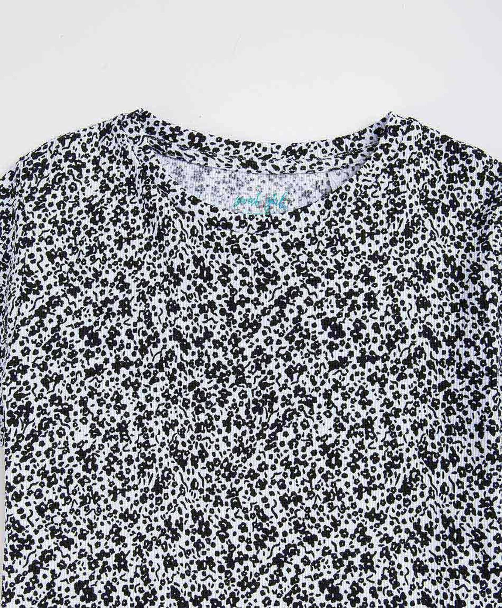 Polera niña textura floreada Polera niña textura floreada