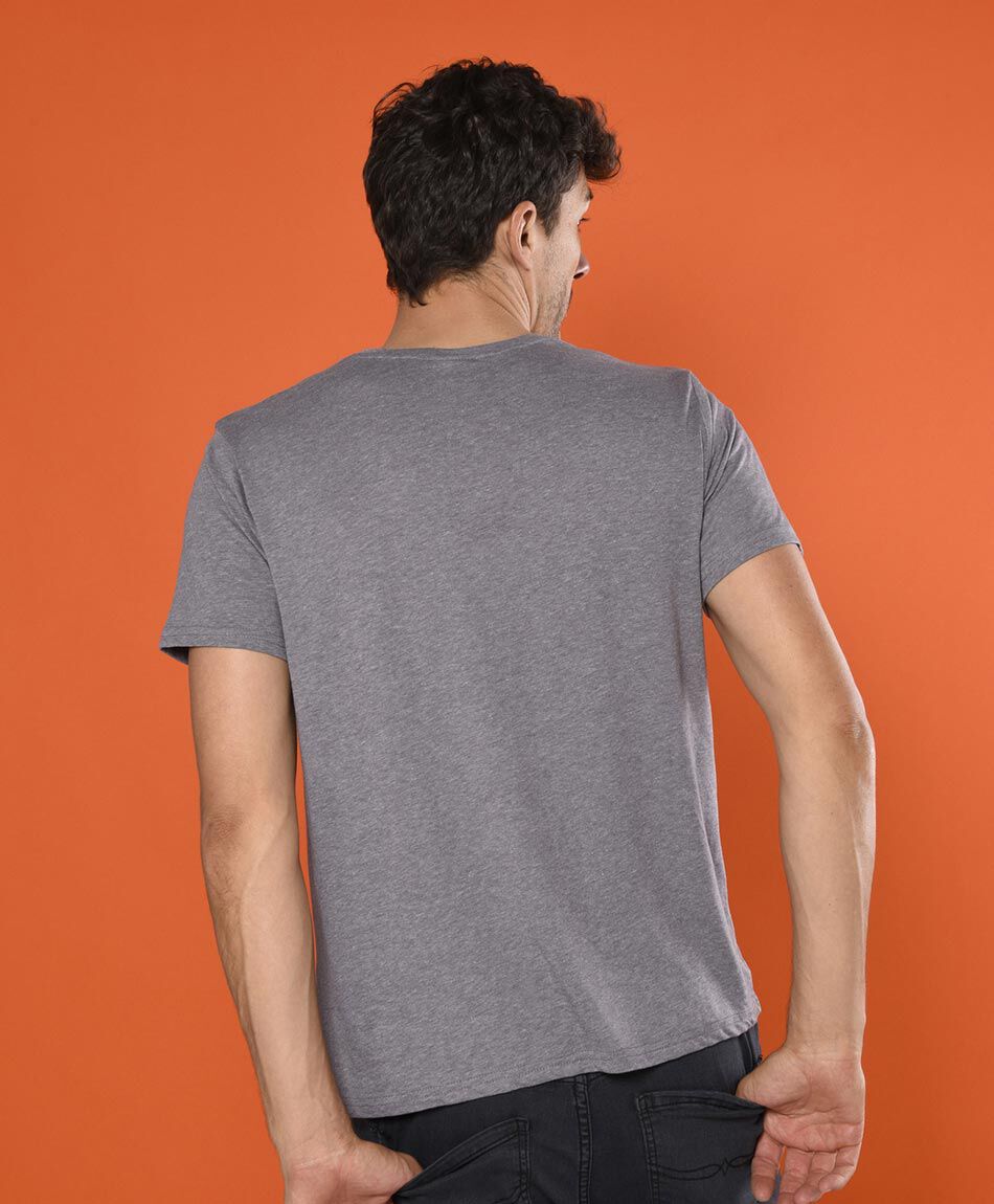 Polera hombre frase estampada