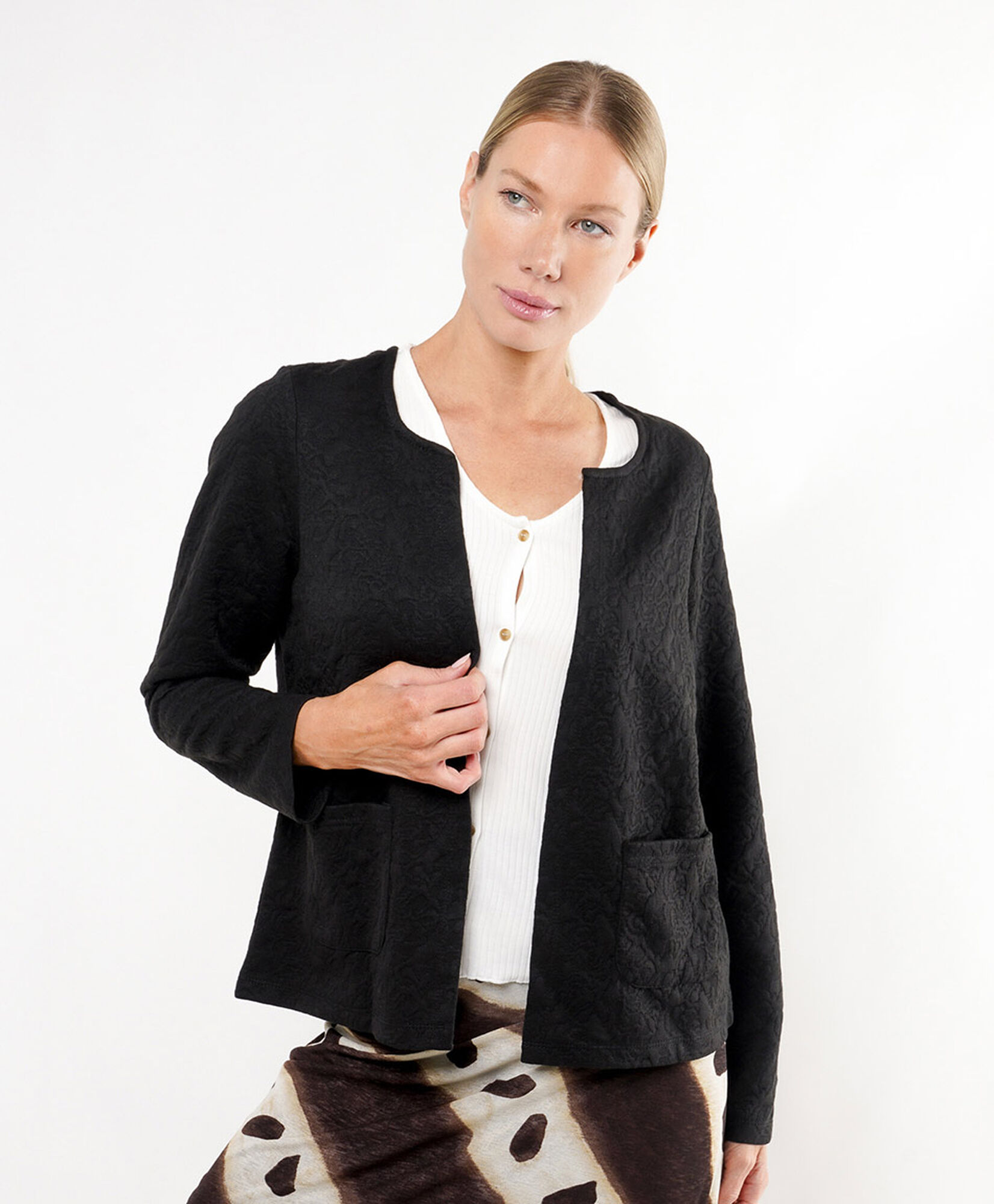 Chaqueta mujer texturizada flores Chaqueta mujer texturizada flores