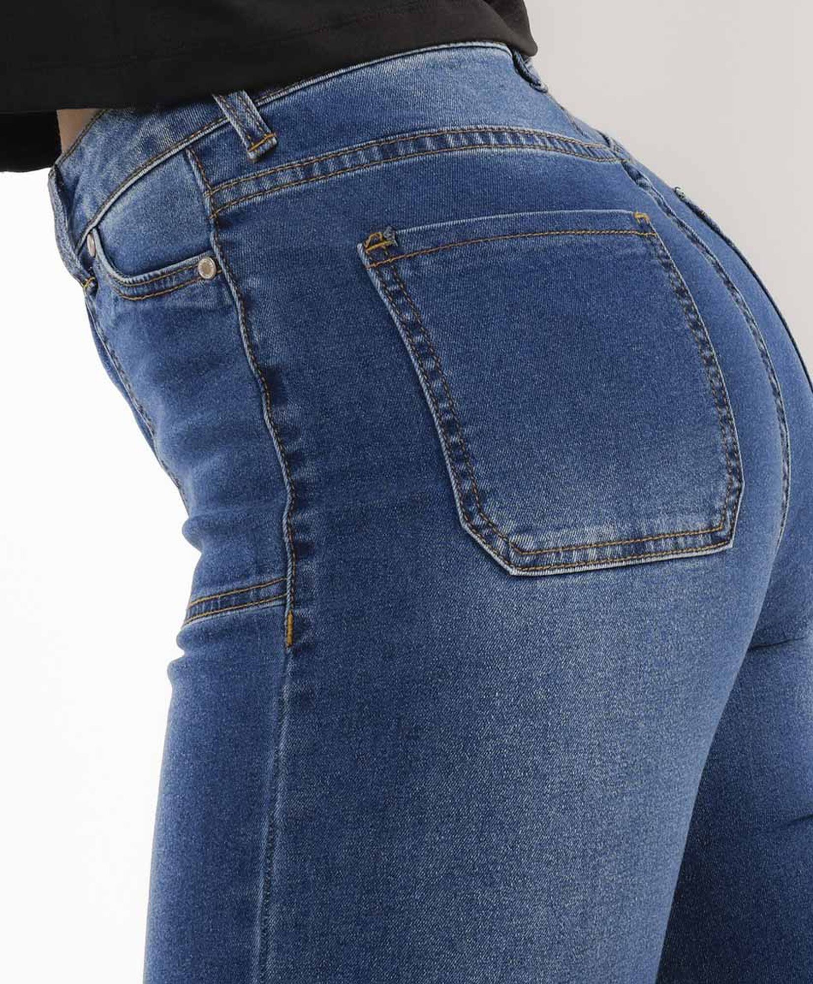 Jeans mujer bolsillos cuadrados flare Jeans mujer bolsillos cuadrados flare