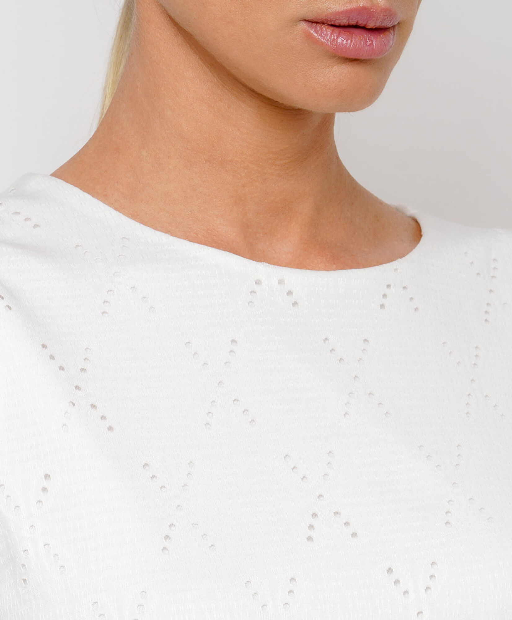 Polera mujer diseño calado Polera mujer diseño calado
