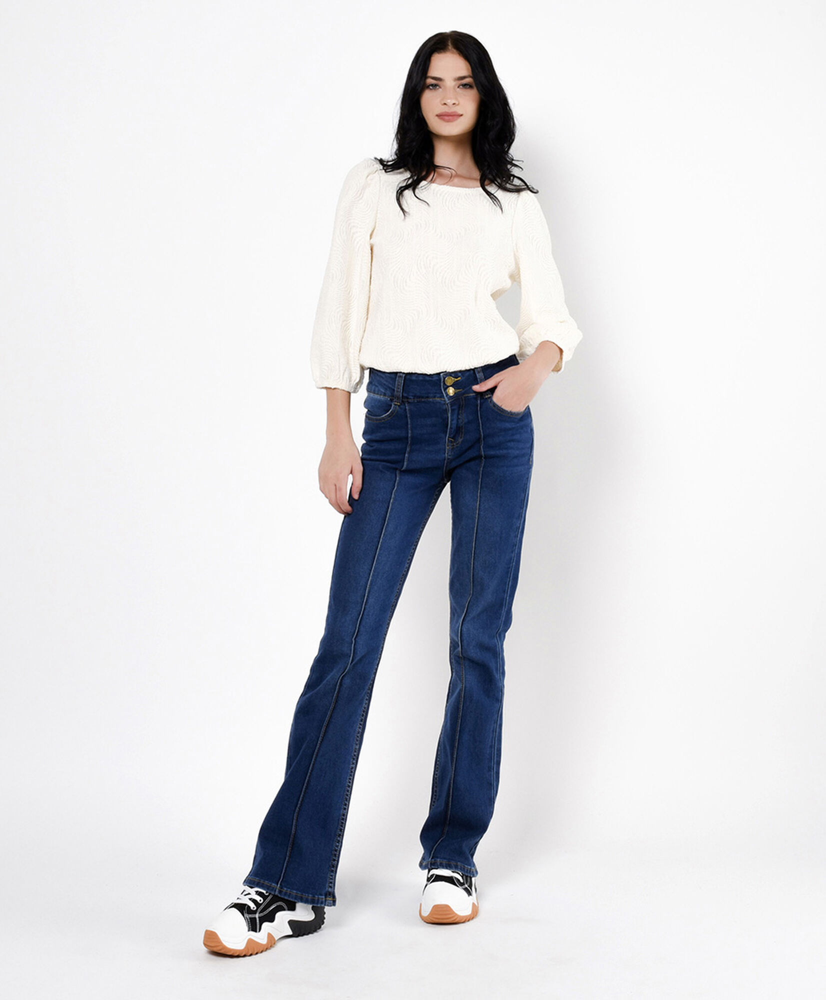 Jeans mujer costuras frontales flare Jeans mujer costuras frontales flare