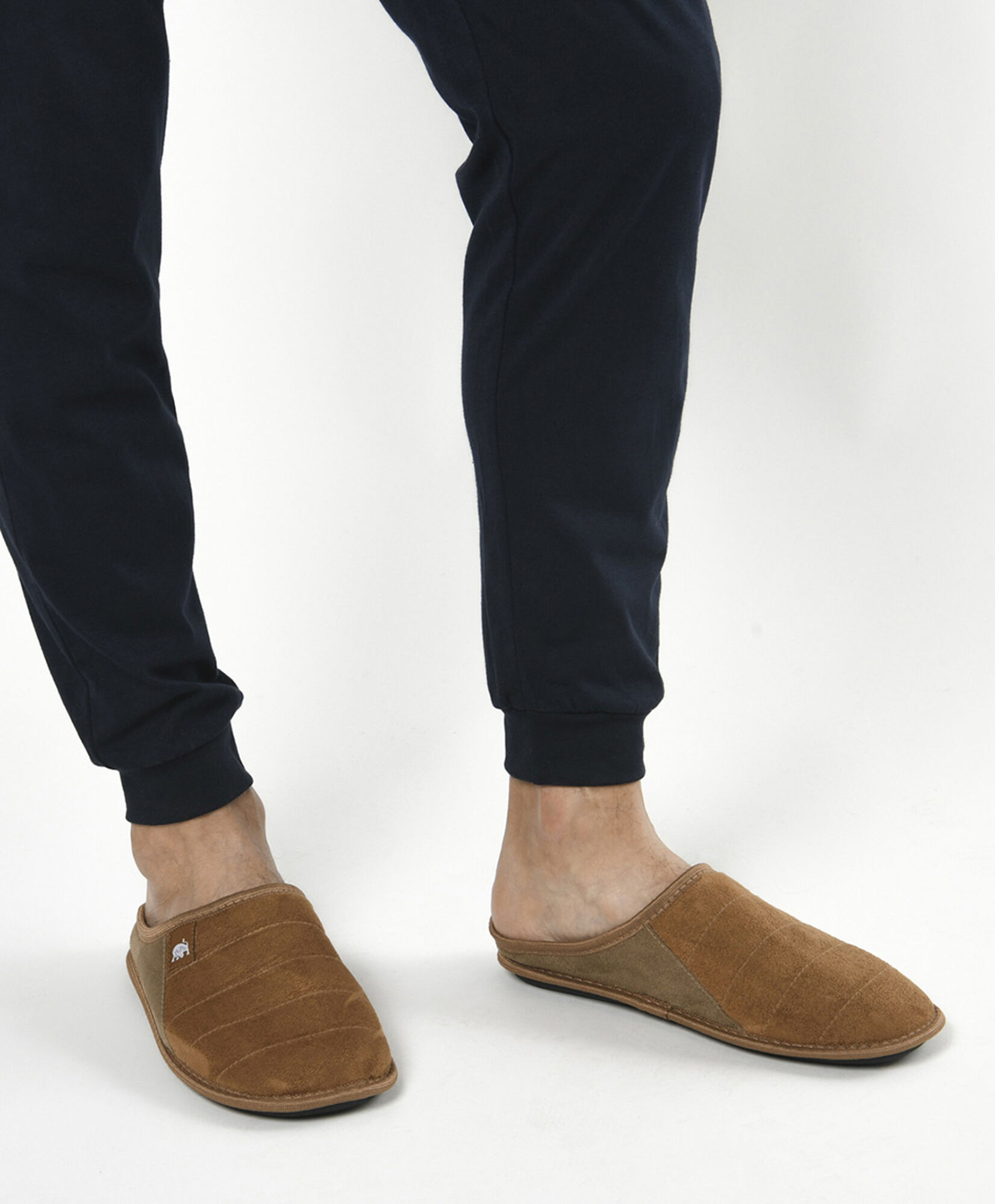 Pantufla hombre suave café Pantufla hombre suave café