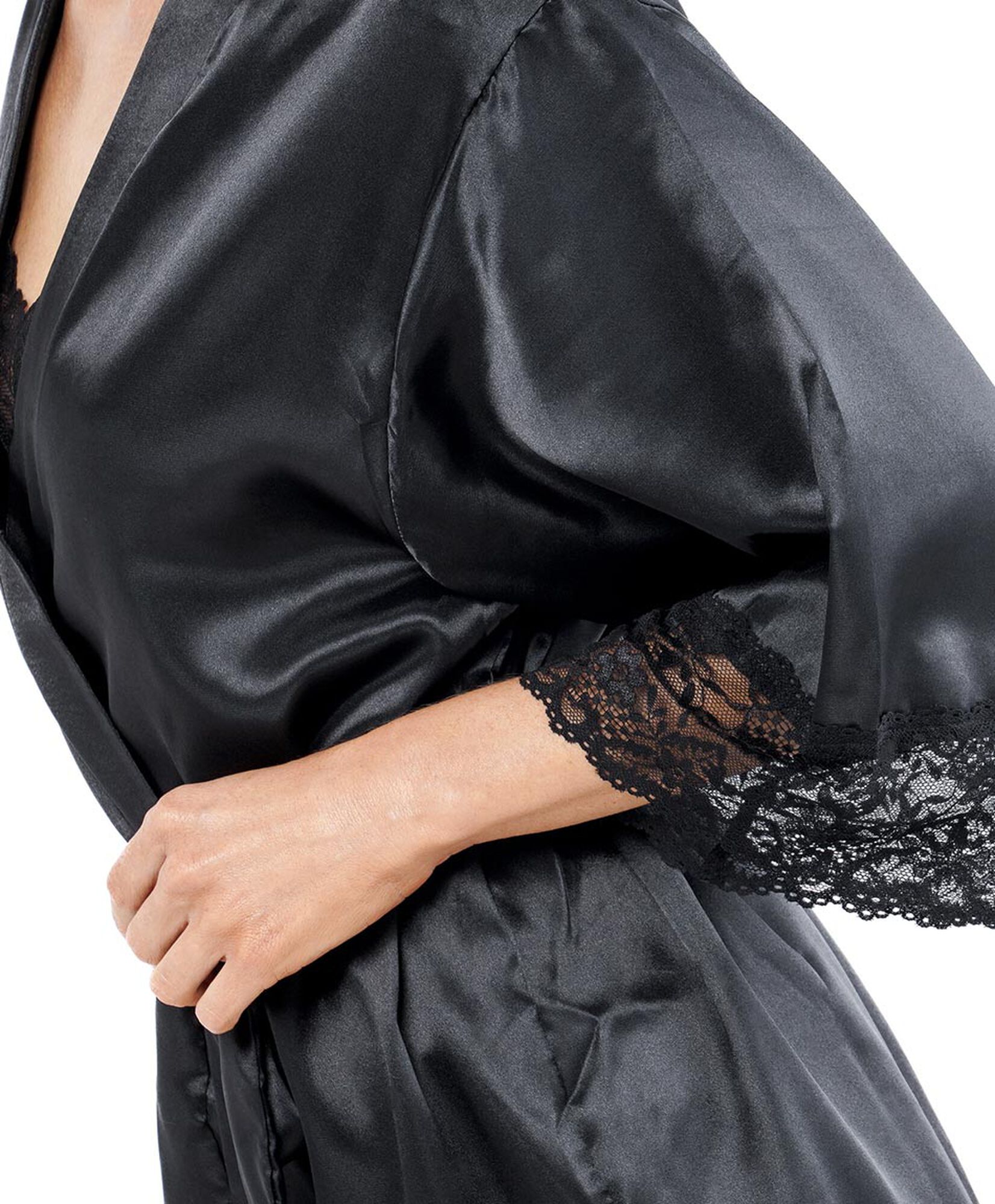 Bata mujer satín negra Bata mujer satín negra