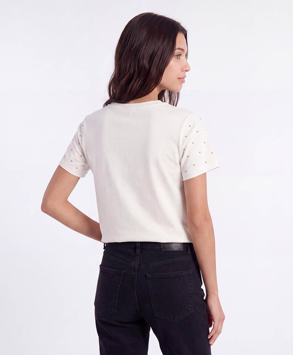 Polera mujer tachas mangas cuello