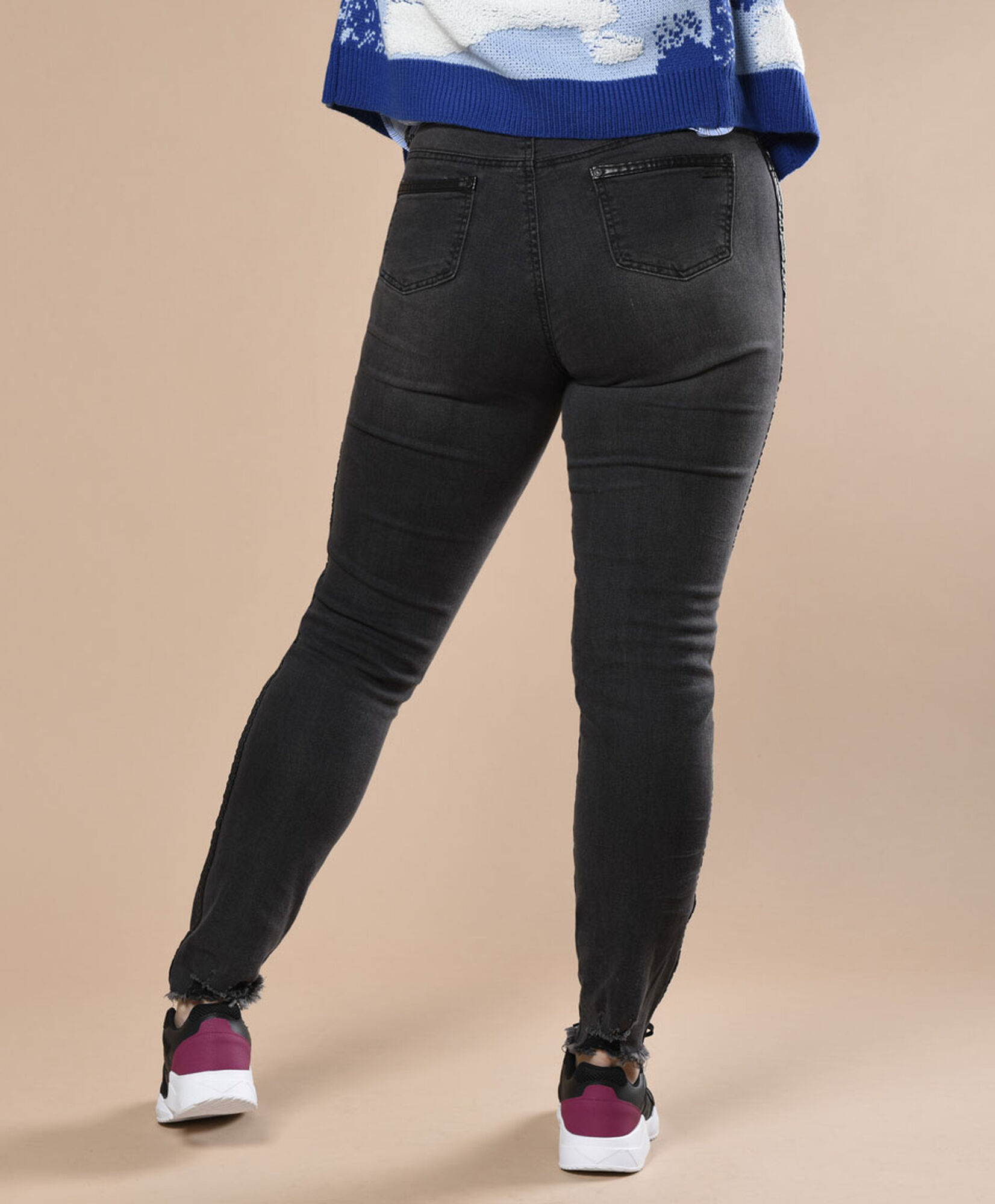 Jeans tiro alto skinny fit Jeans tiro alto skinny fit