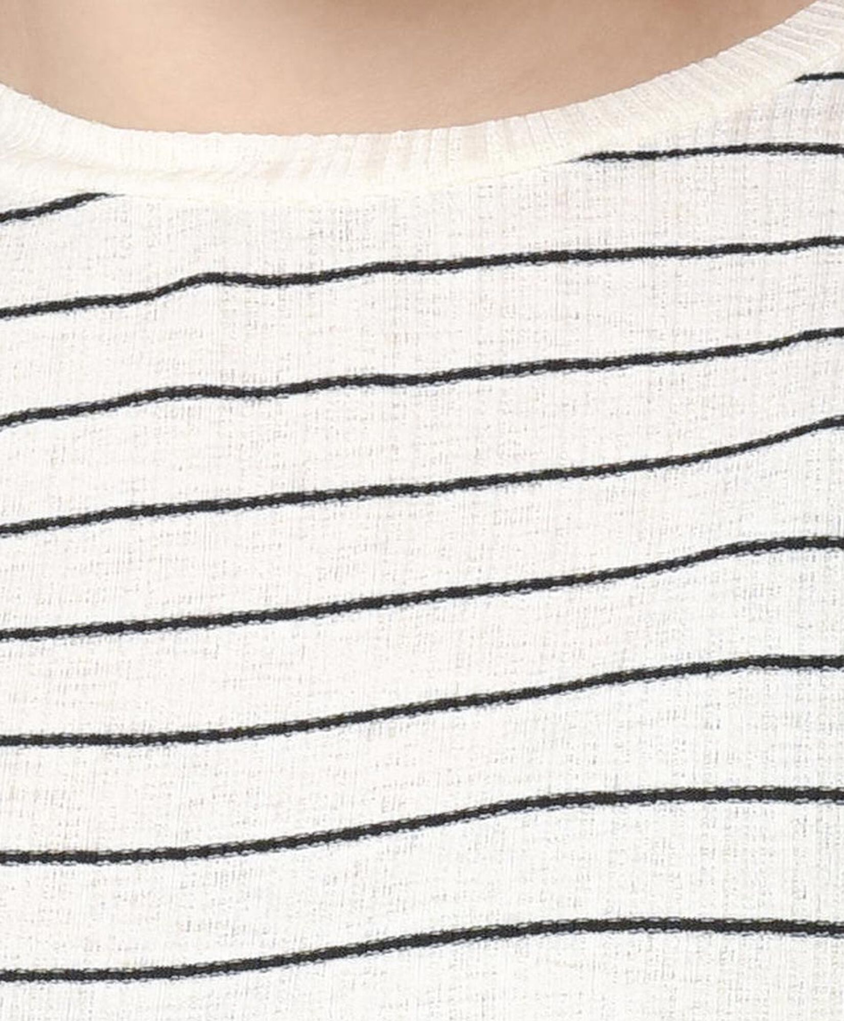 Polera mujer líneas manga larga Polera mujer líneas manga larga