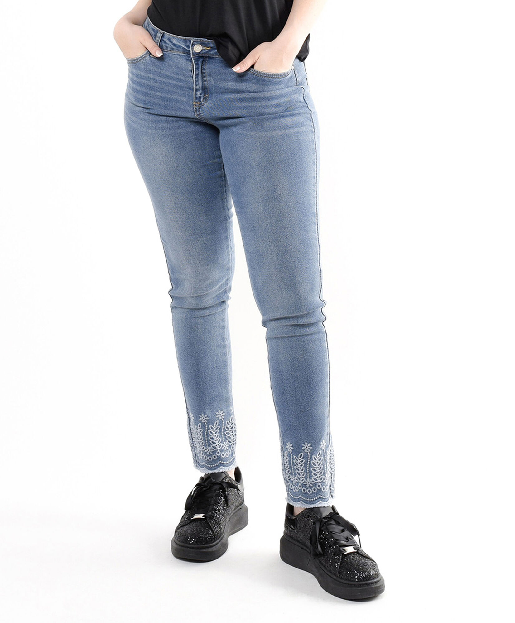 Jeans mujer basta bordada skinny fit Jeans mujer basta bordada skinny fit